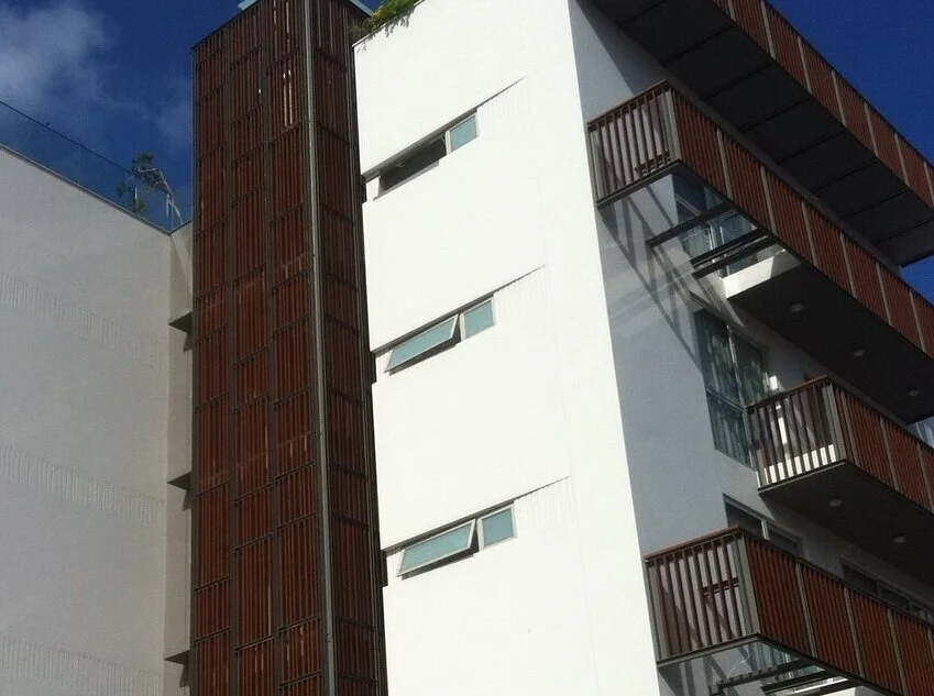 Lor+G+Building.jpg