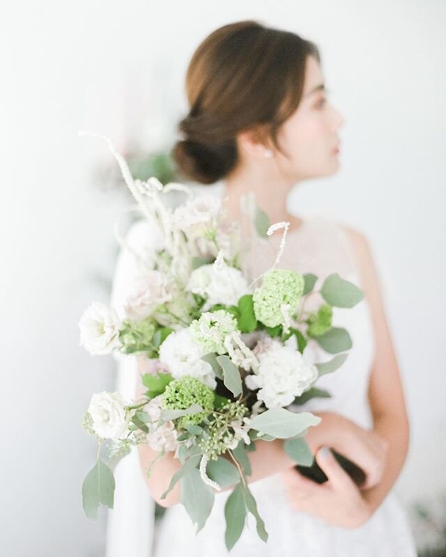 Florist @origamiflorist 
Photographer @angelcheungphotography 
Video @wonderwallvideographic 
Makeup and hair @joman_wedding 
Gown @noelchuatelier 
Model @winwinchan