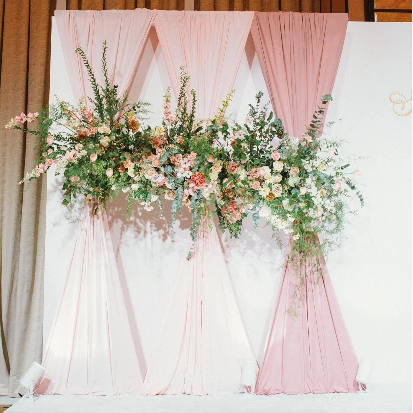 𝐂𝐚𝐩𝐭𝐮𝐫𝐢𝐧𝐠 𝐭𝐡𝐞 𝐞𝐬𝐬𝐞𝐧𝐜𝐞 𝐨𝐟 𝐞𝐥𝐞𝐠𝐚𝐧𝐜𝐞 𝐚𝐧𝐝 𝐥𝐨𝐯𝐞…
Venue @fshongkong