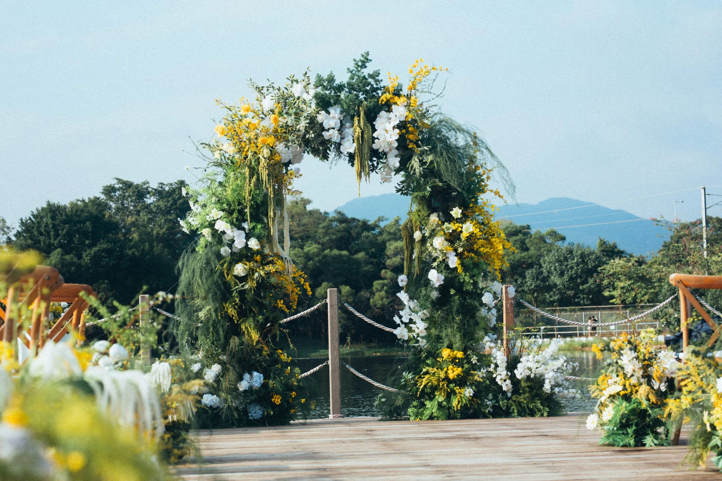 Classic Arch with Elegant Bloom