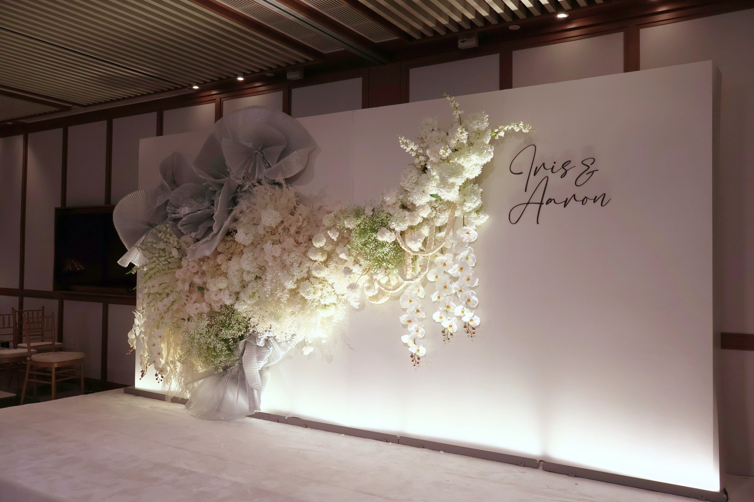 Classic Backdrop with Grand Bloom