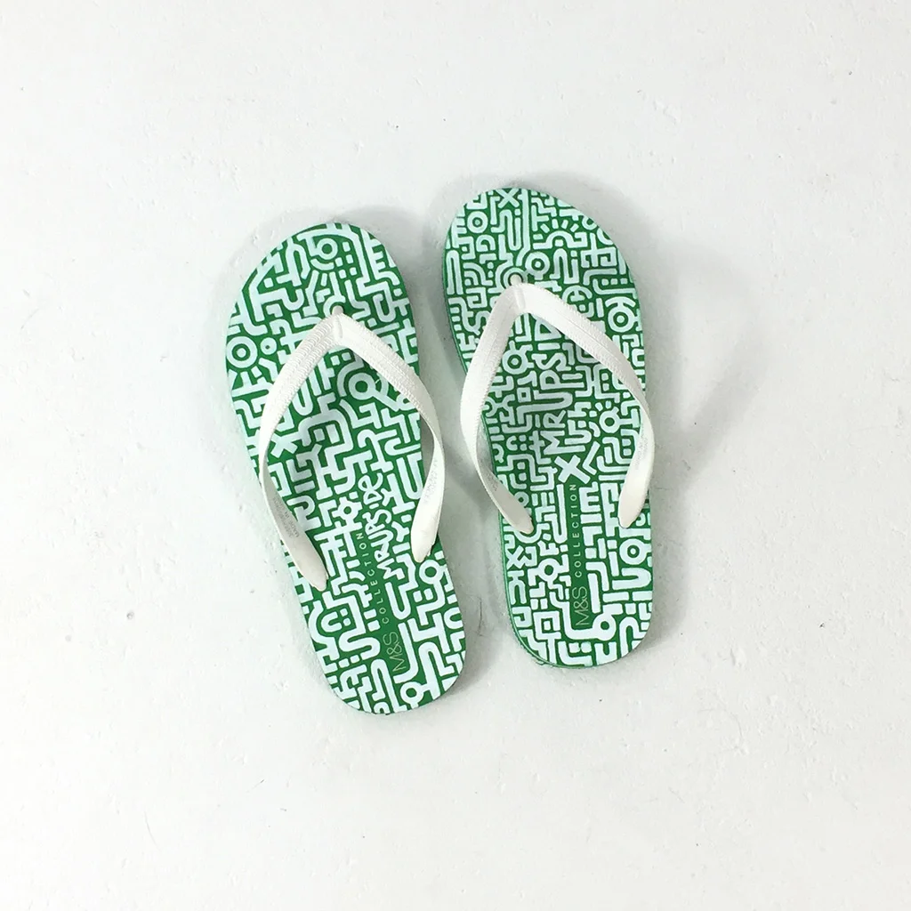 Flip-Flops-Marks-Spencer-customized-art-object-MrUpside-00-No-Magnifying-Glass.jpg