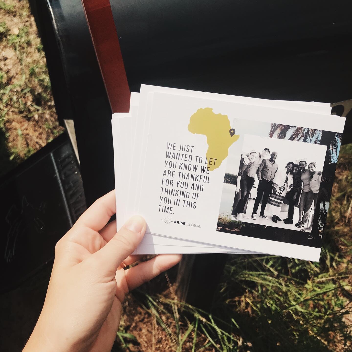 Who doesn&rsquo;t love receiving good old-fashioned snail mail? 📬 Sending out postcards today to help bring a little joy to your household! ☀️