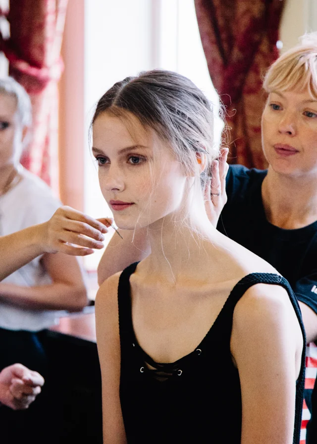 JWL_backstage-3.jpg