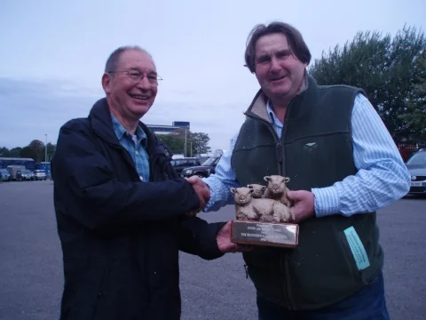 Mr Lindsay Dane, 2018 winner of the Chairman and President’s Award for service to the Southdown Sheep Society. Picture d with 2017 winner Mr Stephen Humphrey (won jointly by Stephen & Paul Humphrey)
