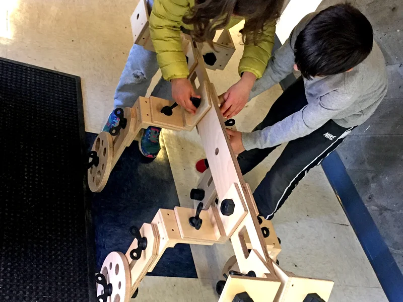 Collaboratively testing brackets 