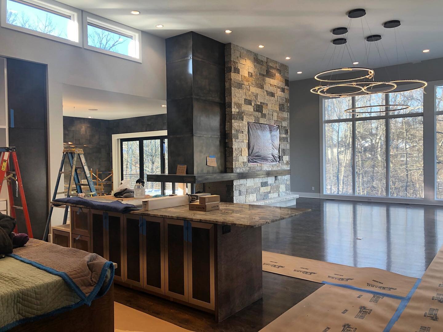 &bull;
&bull;
A little midweek throwback to when our project in Indian Hill was inching toward the finish line and the finishes were really pulling all the spaces together ▪️
Furniture and artwork have been installed, and we can&rsquo;t wait until we