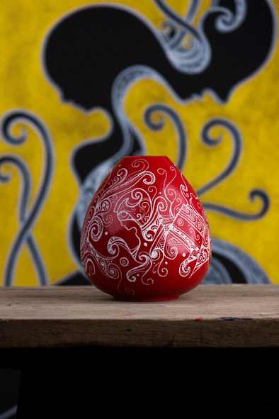 KENISMANdotcom-red-vase1.gif