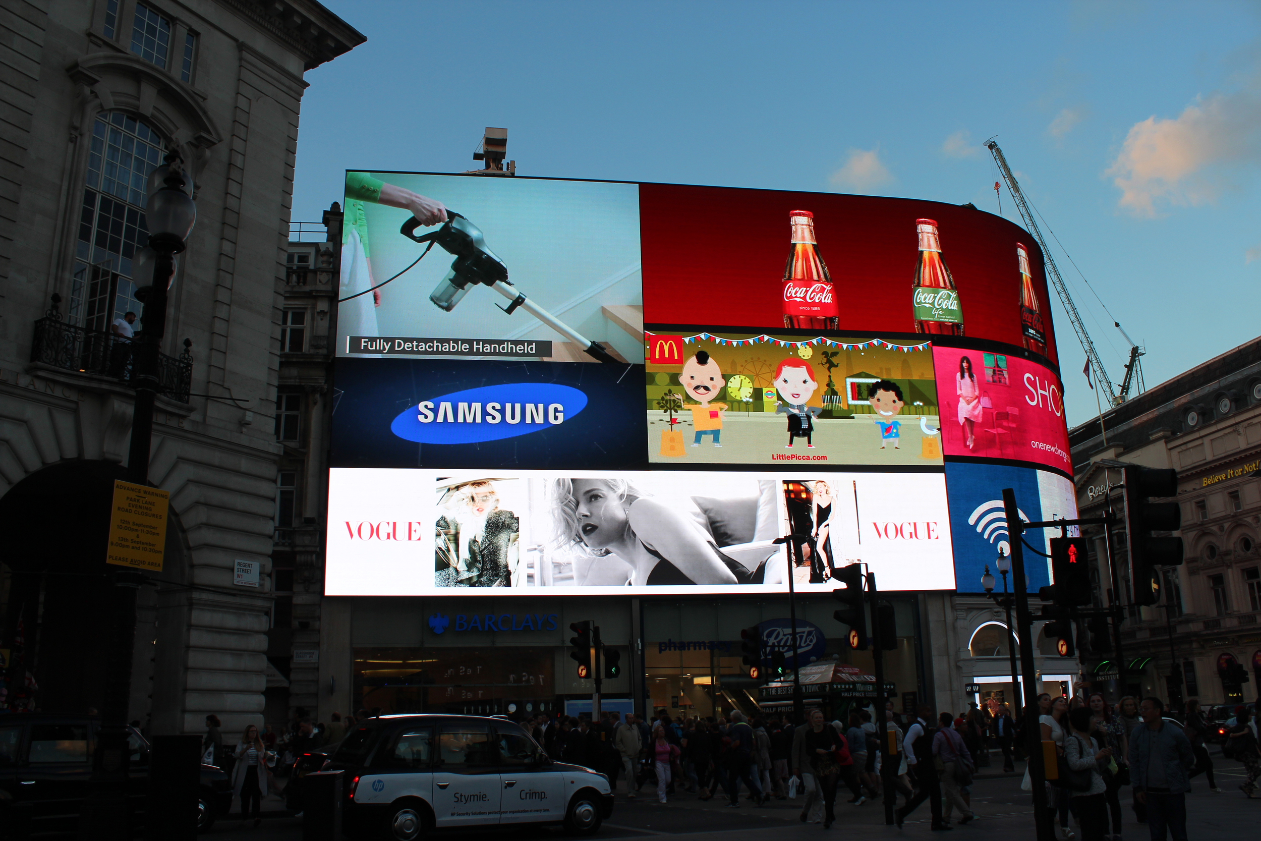 British Vogue, Piccadilly Circus