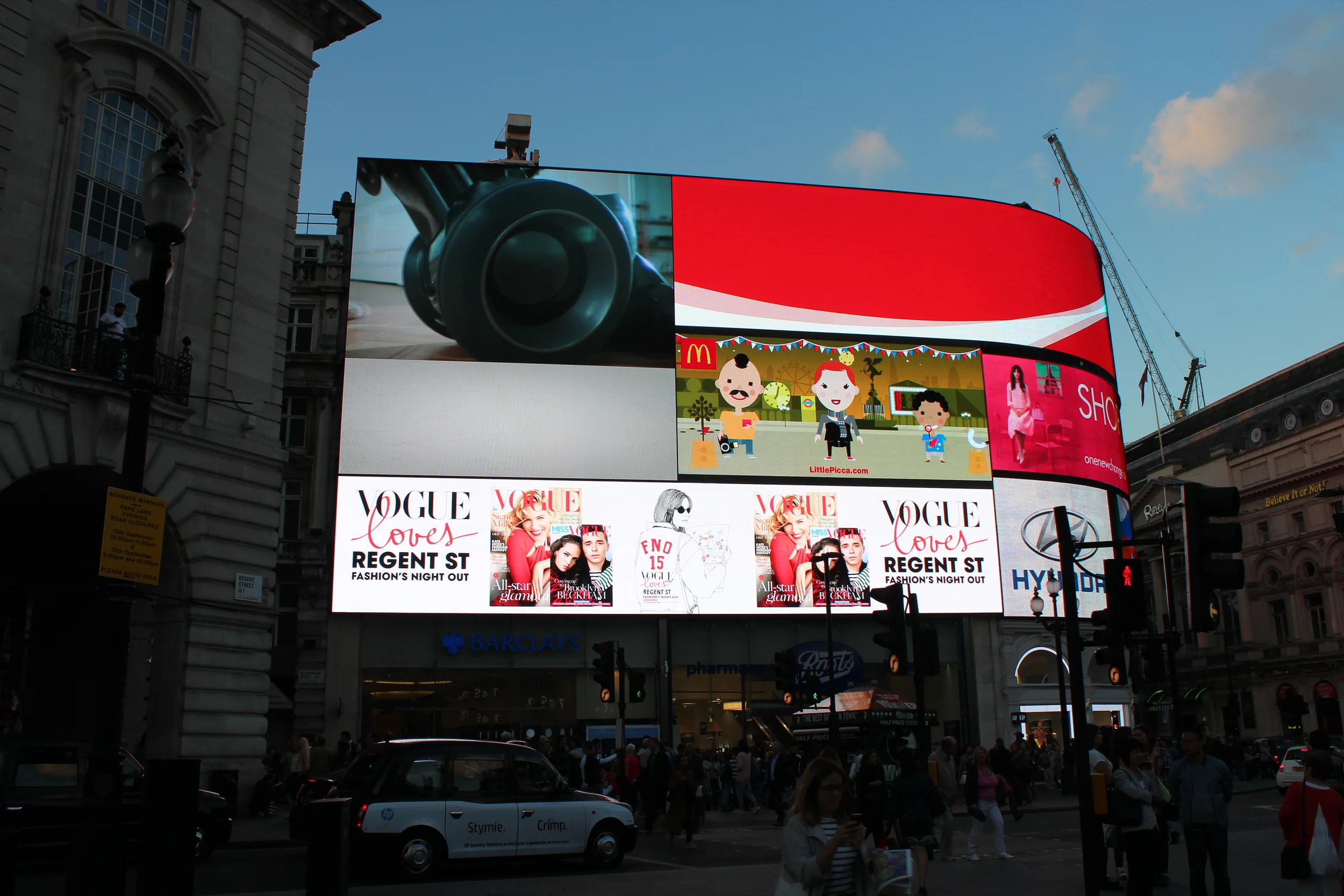 British Vogue, Piccadilly Circus