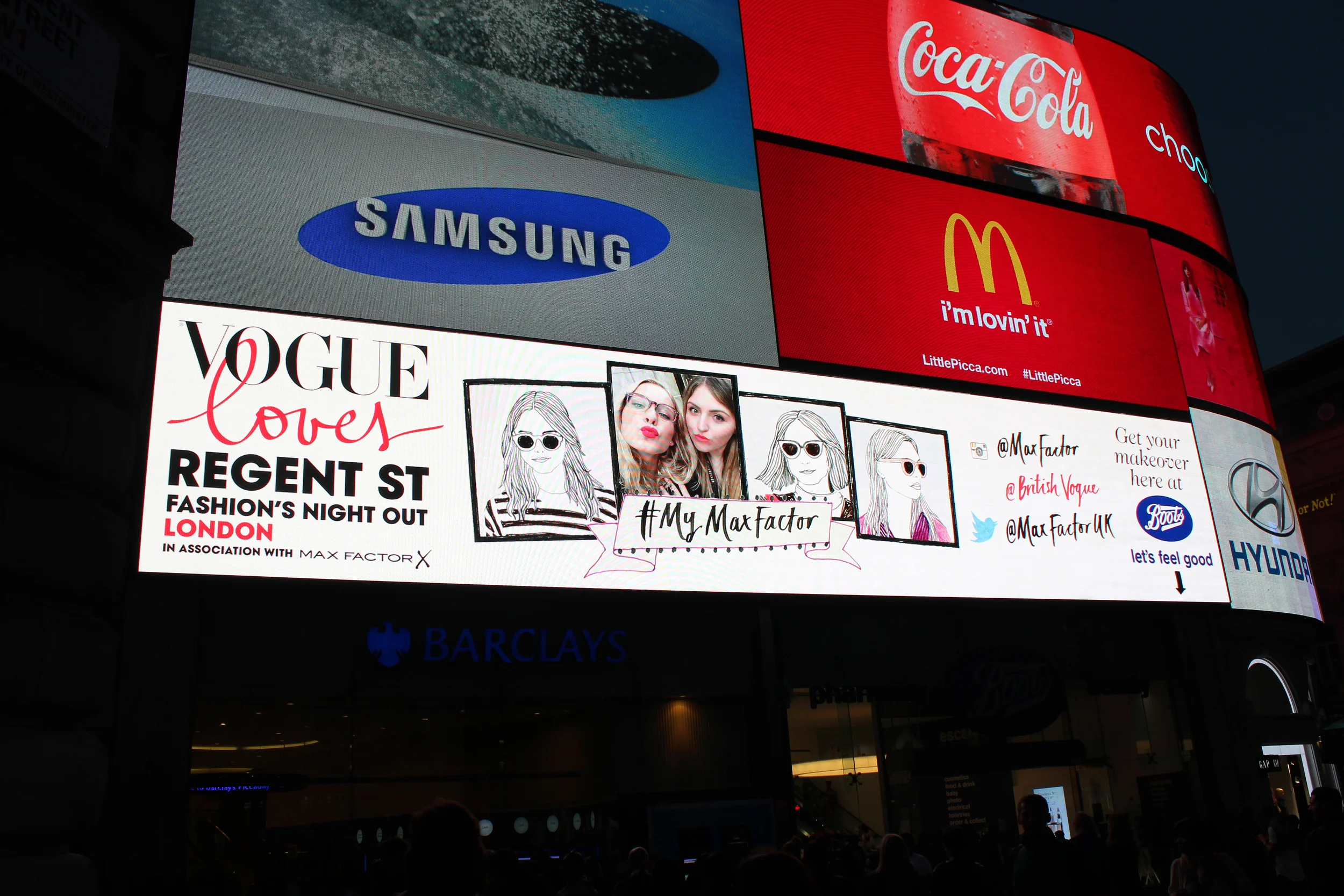British Vogue, Piccadilly Circus