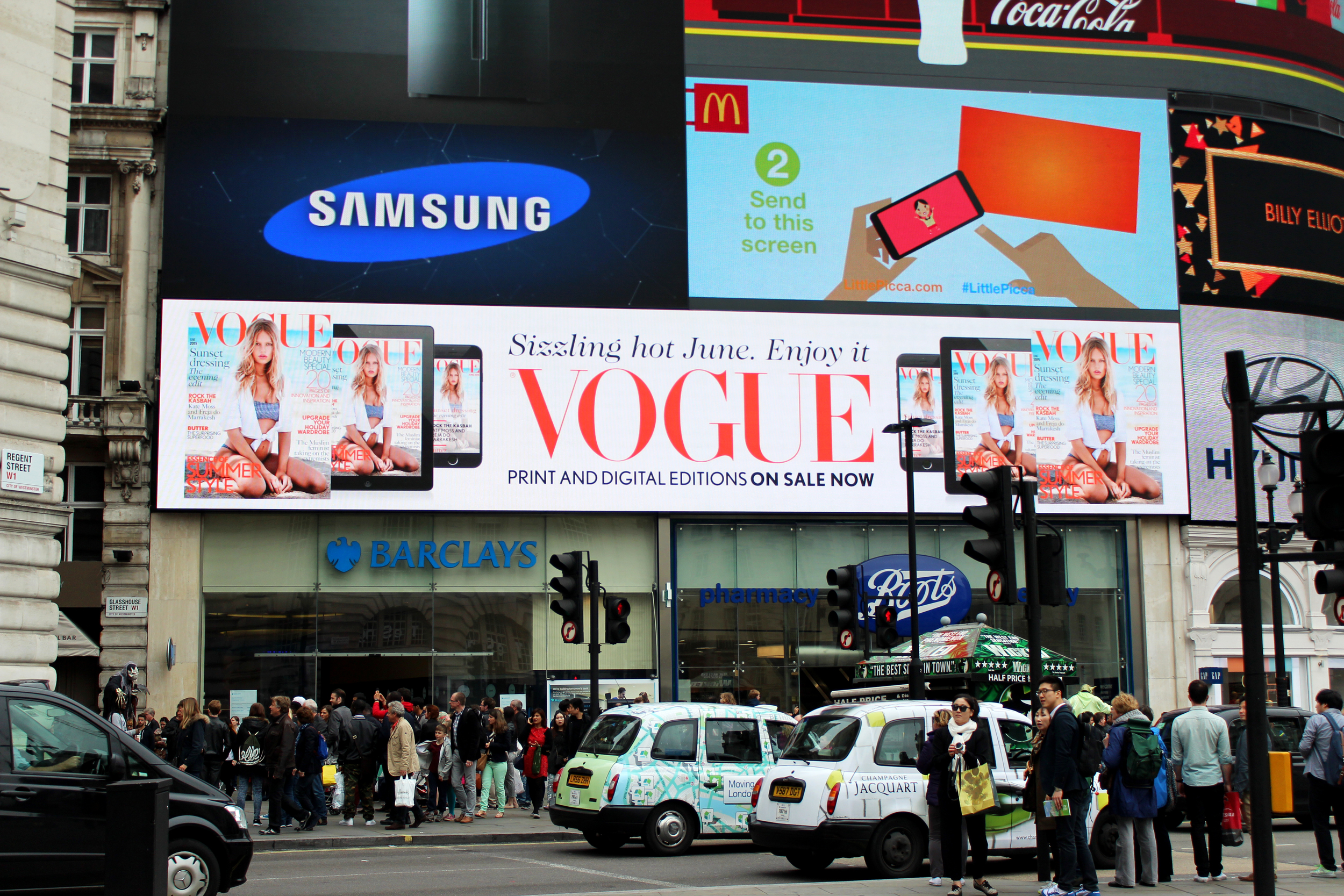 British Vogue, Piccadilly Circus