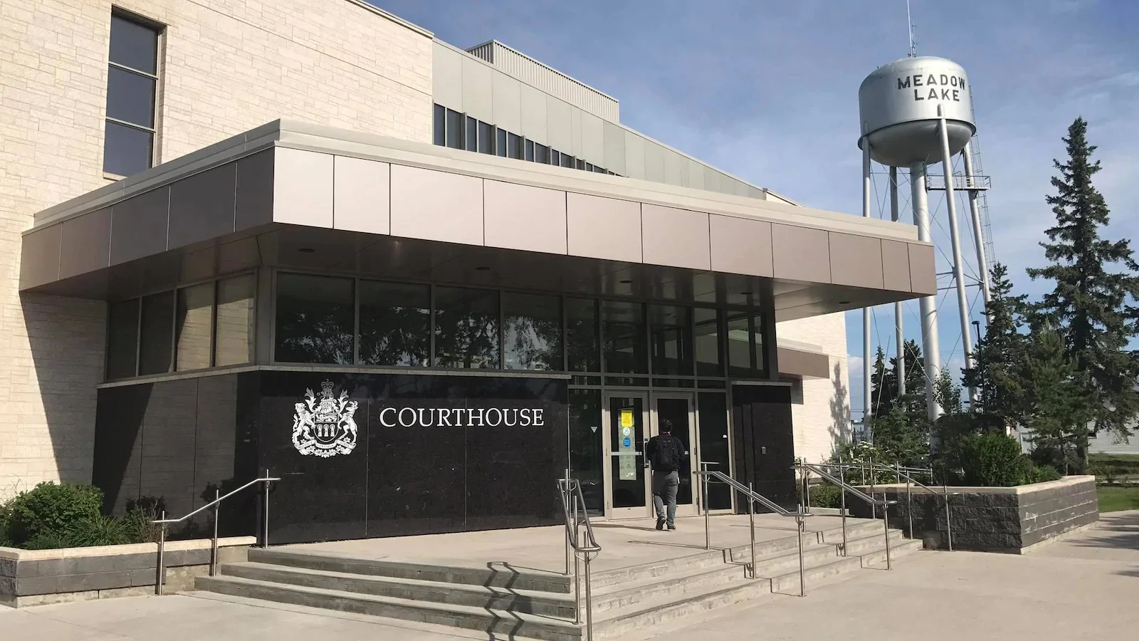 palais-justice-cour-meadow-lake.jpg