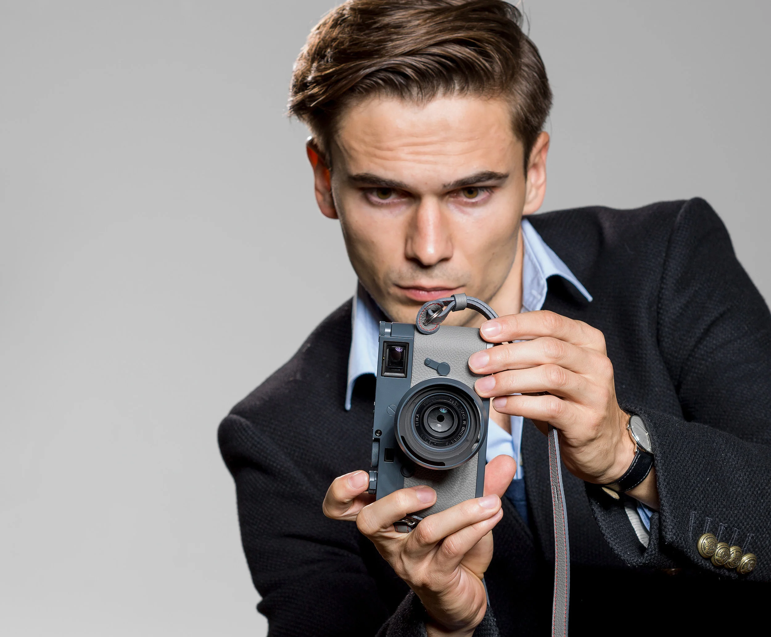 Jetzt unverbindlich informieren! Die berufsbegleitenden Diplomlehrgänge Fotografie, Fotodesign, Filmen und Mediendesign an der LIK Akademie für Foto und Design in Linz, Graz und Wien.