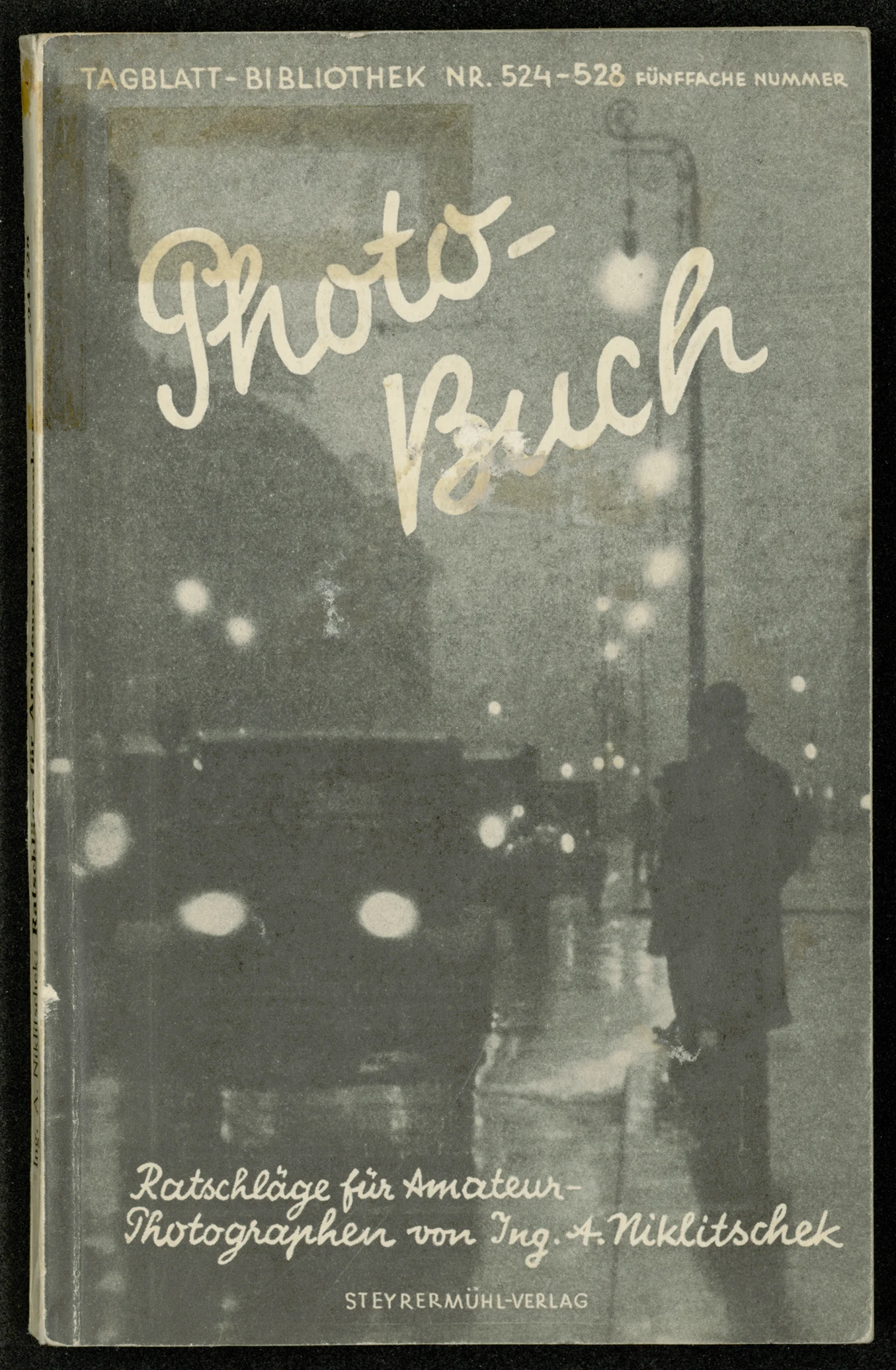 Foto.Buch.Kunst ab 28. Juni in der Albertina - der LIK Sommer Intensiv Lehrgang ist vor Ort.