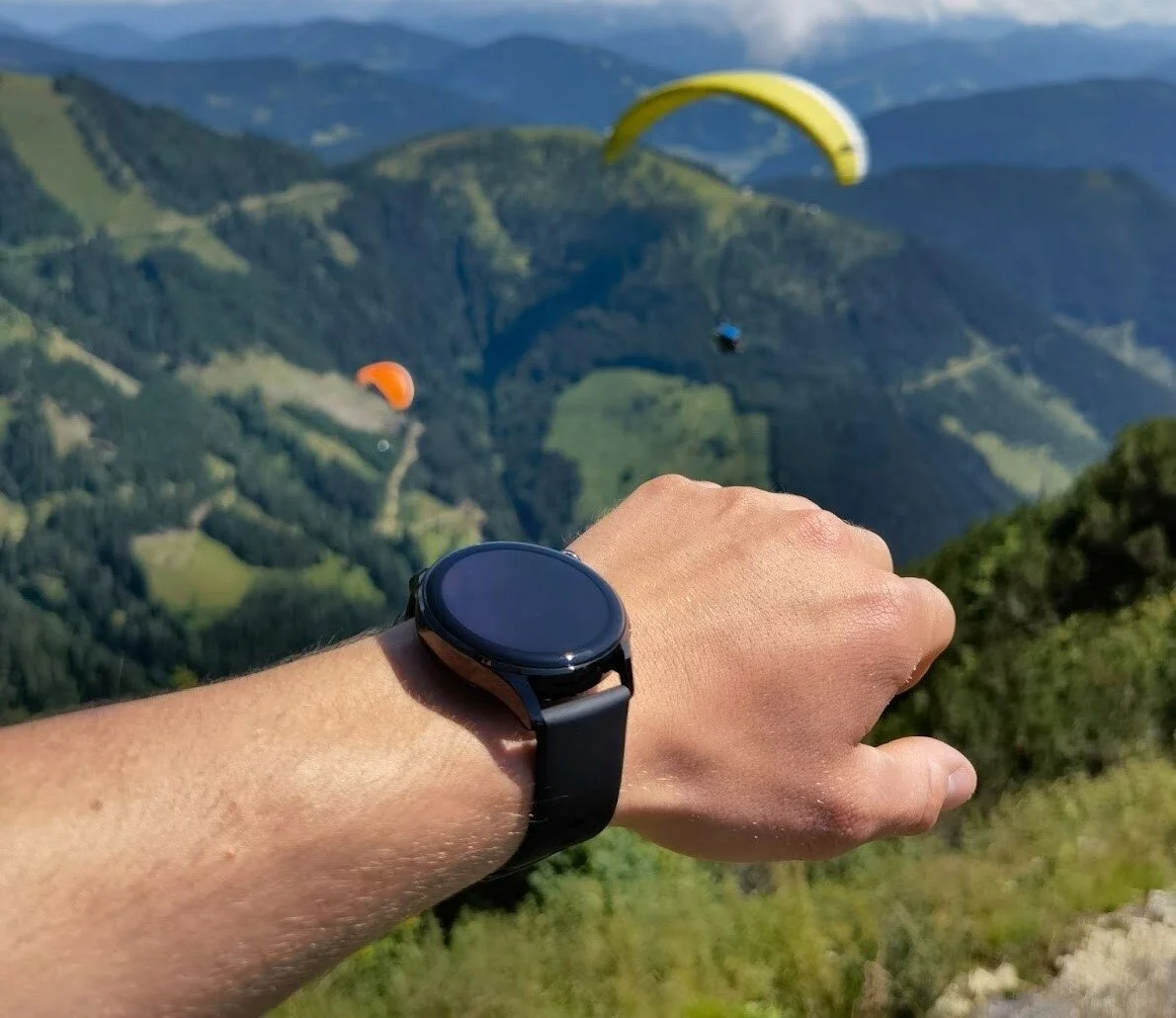 Von den Wäldern Transsilvaniens zum Abenteuer in den Salzburger Bergen: die Huawei Watch 3 Pro begleitet mit nur einer Akkuladung durch Europa