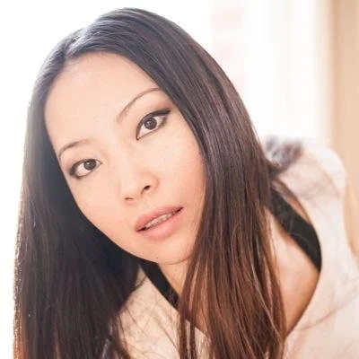 Dina Lee and Chloe Potter - Teachers of the english Class of Photography in Vienna