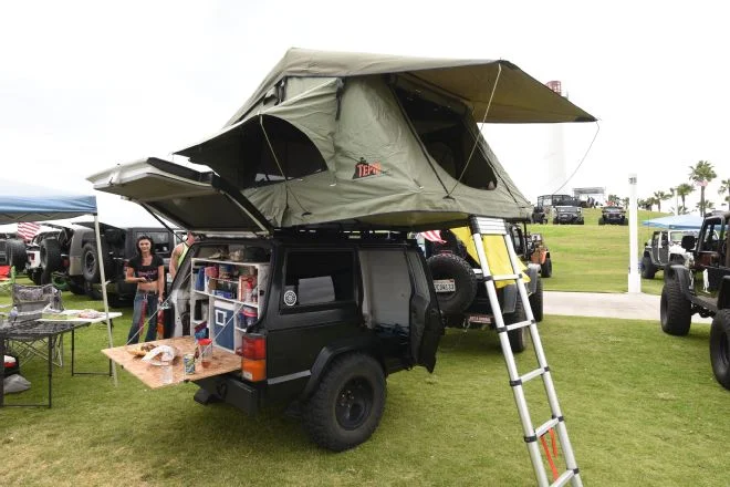 kmc-summer-jeep-bash-custom-jeep-cherokee-trailer-roof-top-tent.jpg