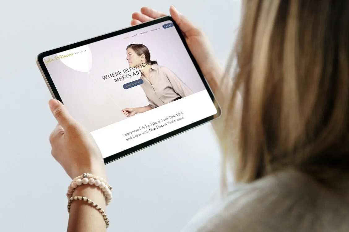 julie+dinanno+mockup+1.jpg