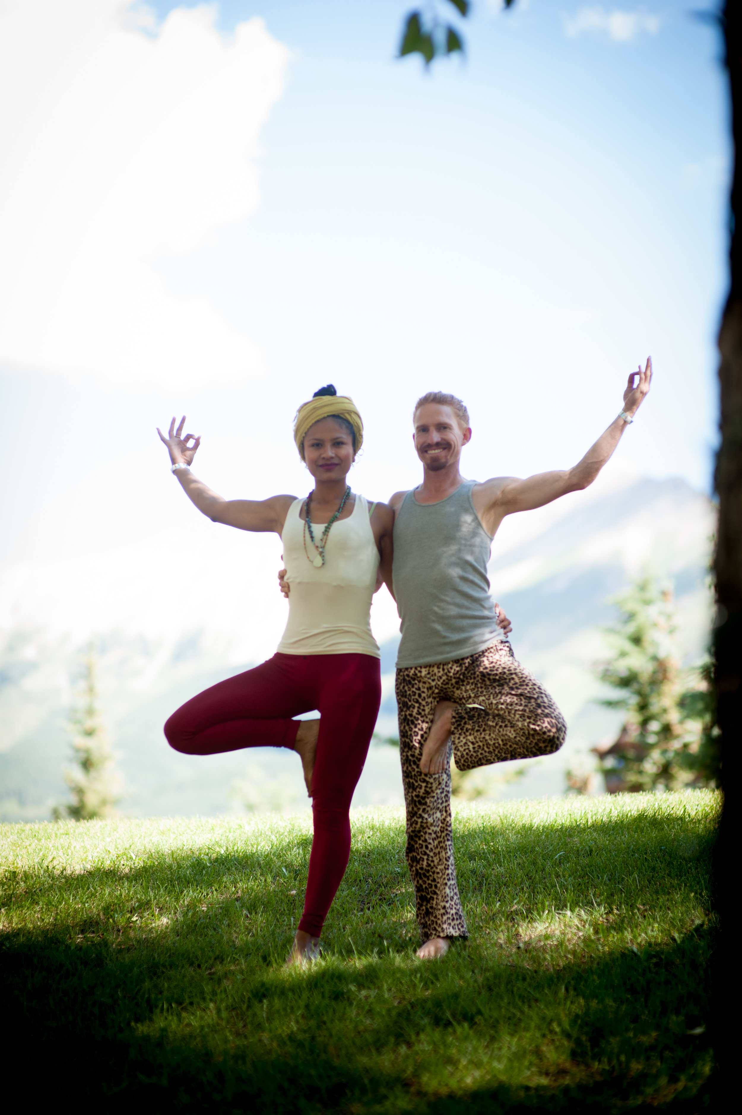 guy:girl top of mtn.jpg