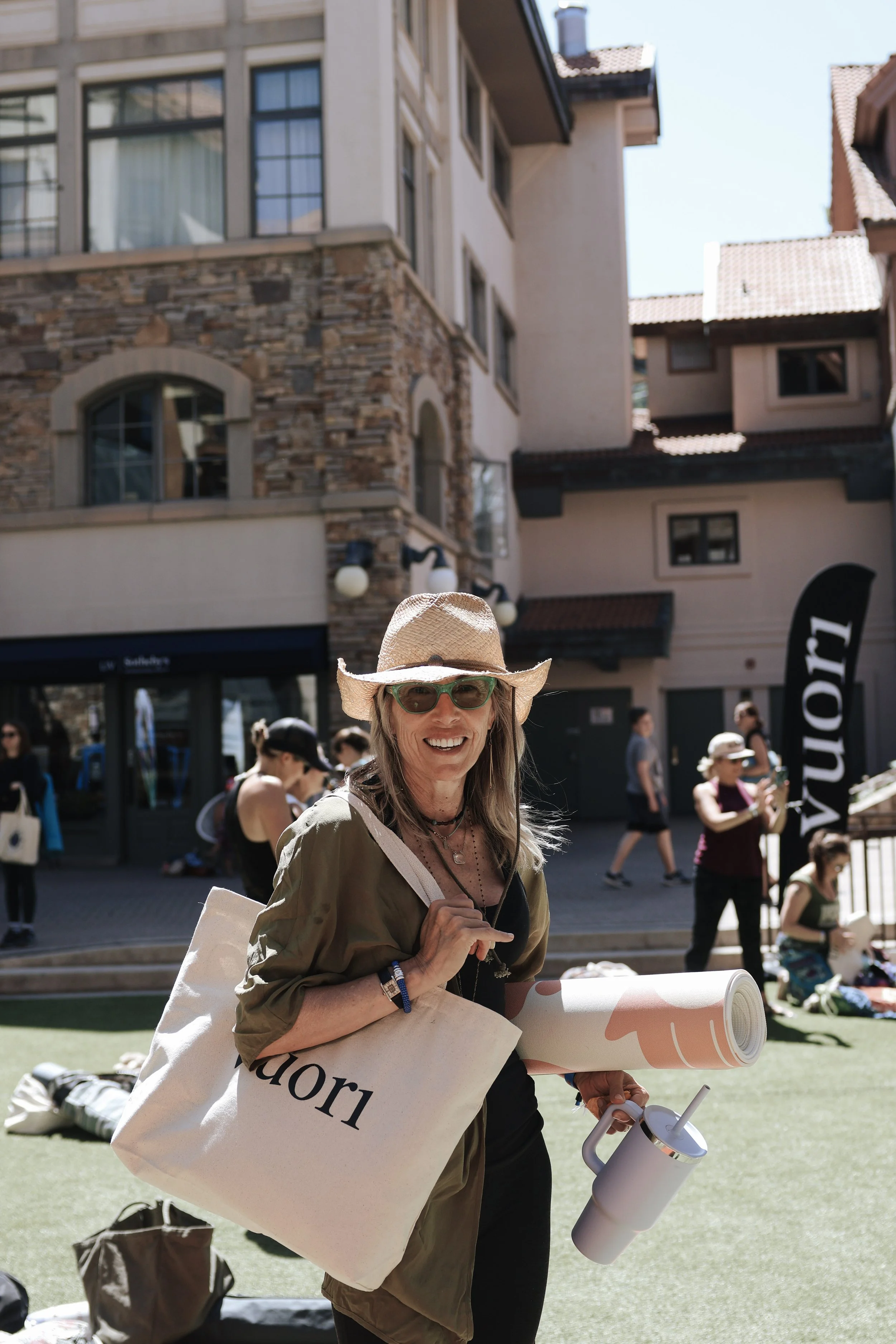 Ella Galaty1 Vuori Bag Happy Attendee.jpg