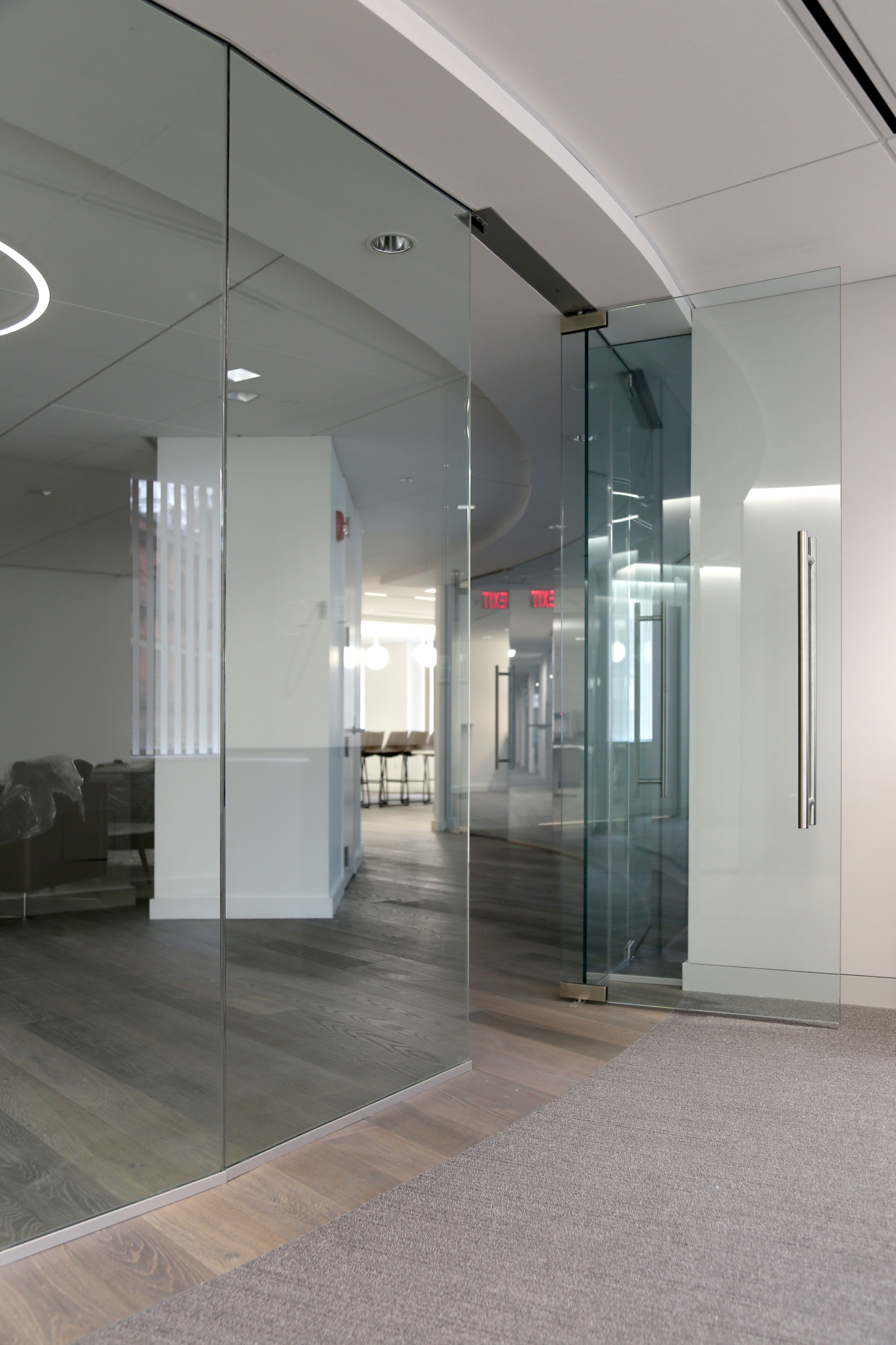 Illume Frameless Glass Faceted Conference - Spaceworks AI.jpg