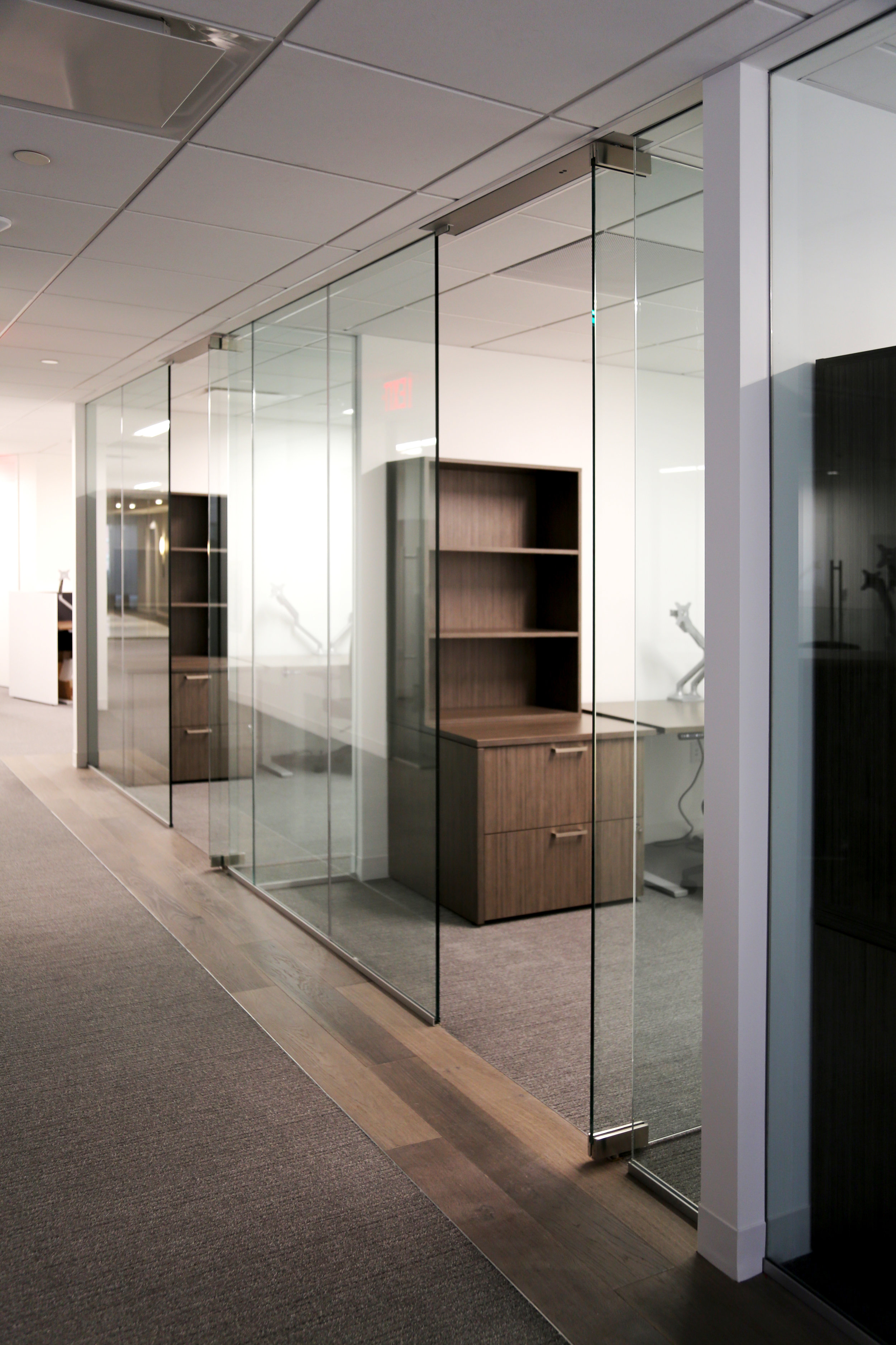 Illume Frameless Glass Office Drywall - Spaceworks AI.jpg