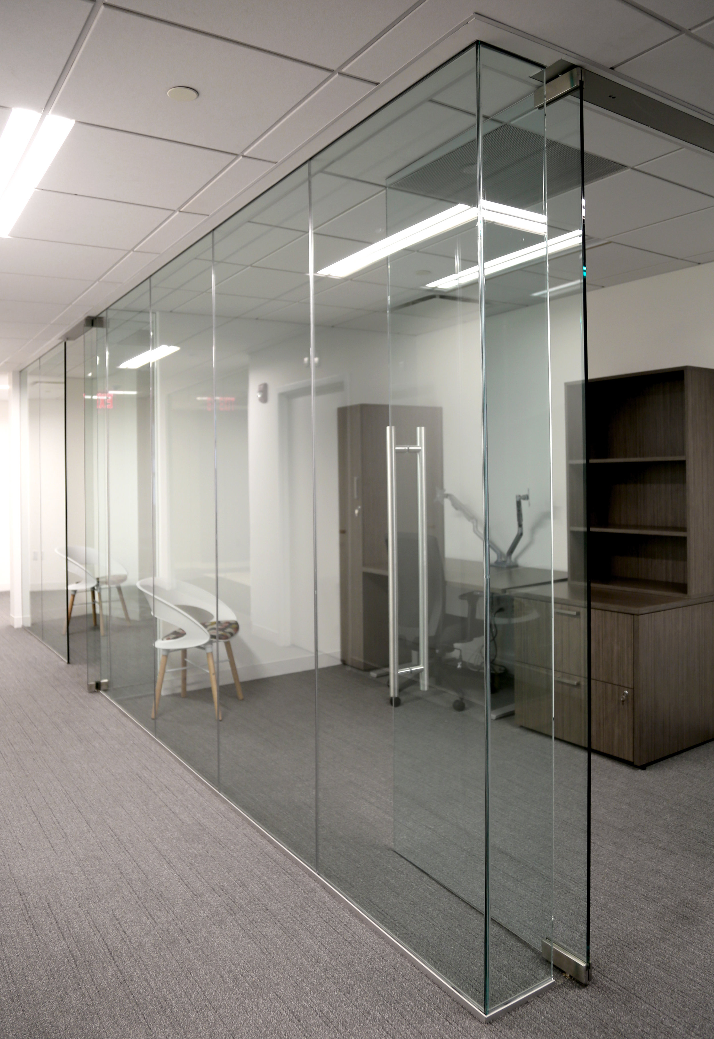 Illume Frameless Glass Office Run - Spaceworks AI.jpg