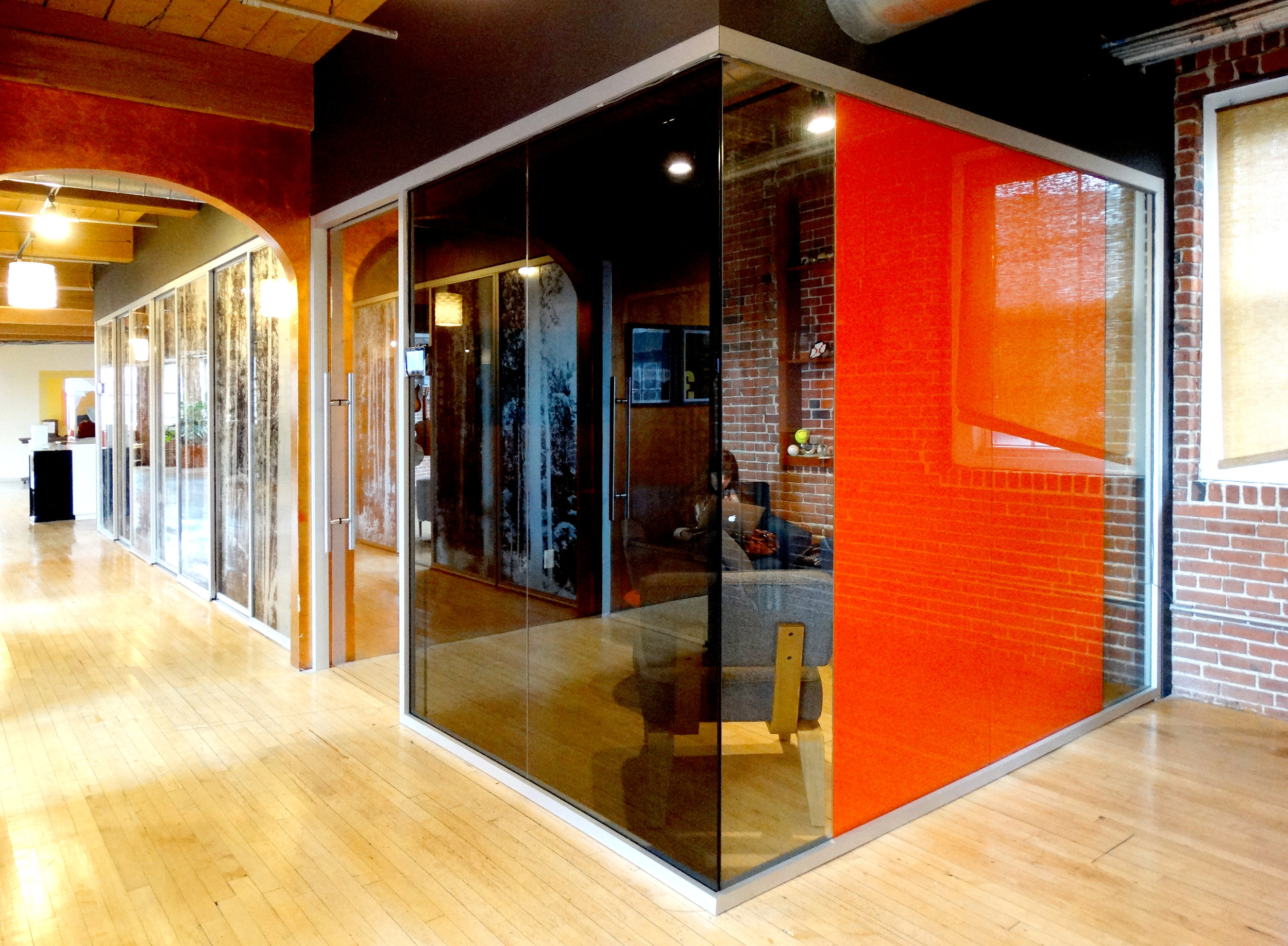 Litespace Glass Office Corner Turn - Spaceworks AI.JPG