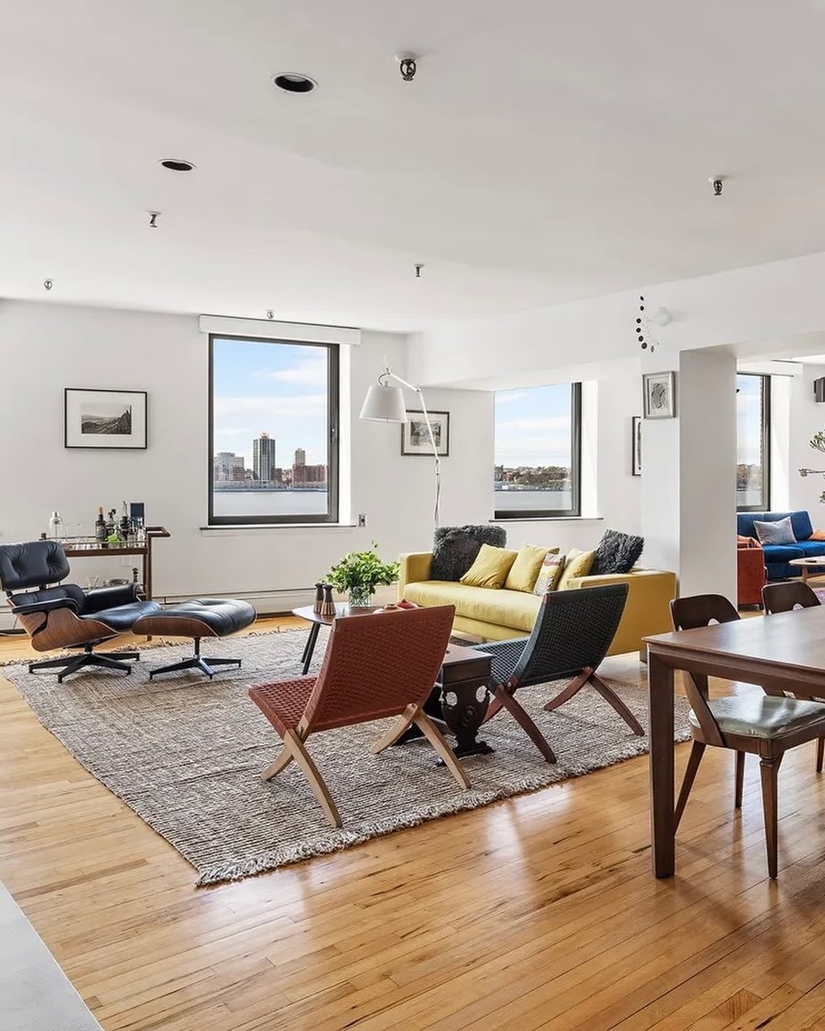 Just sold this classic corner loft, 166 Bank Street, Unit 6B. ✨ Last asking $3,400,000.

#wesokyteam #wesokyteamlistings #compassny