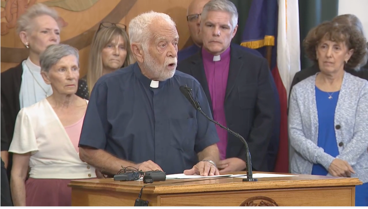 Líderes religiosos alzan su voz en el Capitolio de Texas por la dignidad y protección de las comunidades inmigrantes