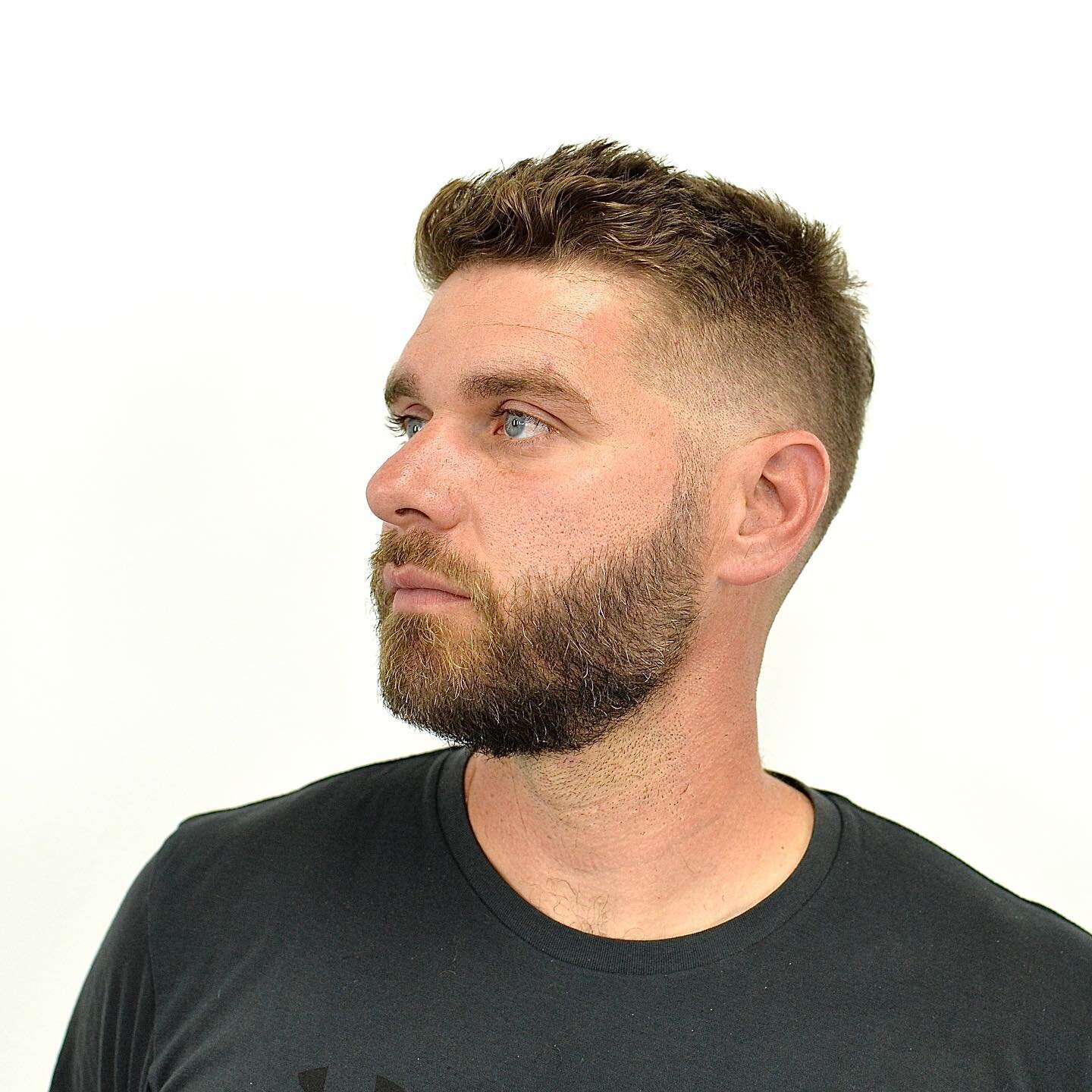 #Perfect haircut for a new week - tapered fade with messy look. DM us now for hairstyle consultation.
.
#CADMEN #CADMENBarbershop #Barbershop #Barber #Tapered #TaperedCut #BestCut #MensHair #MensHairCut #HairIdeas #HairCutIdeas #MenStyle #Toronto #Mi