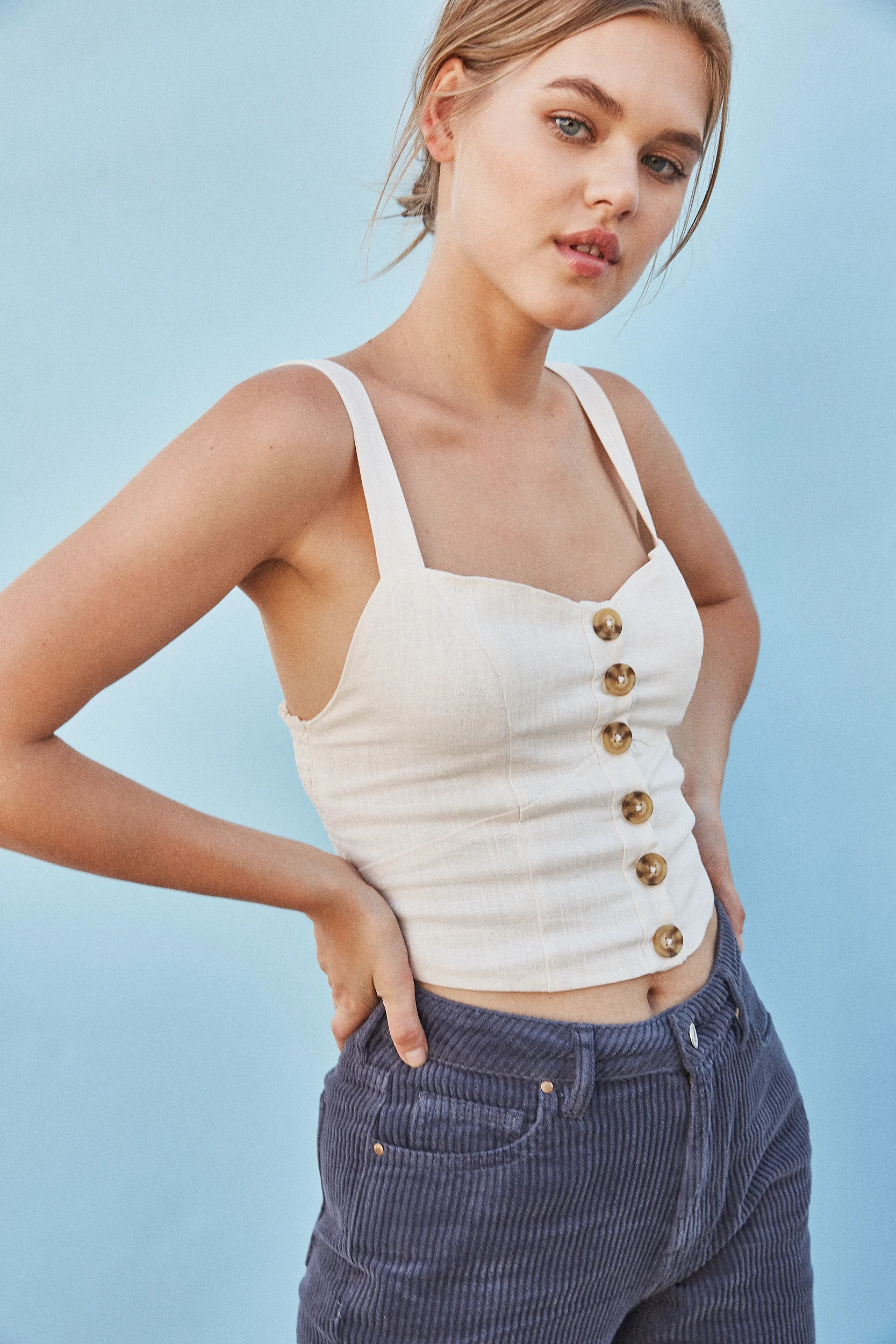 07_05_18_ALINA_BUTTONDETAIL8825 1.jpg