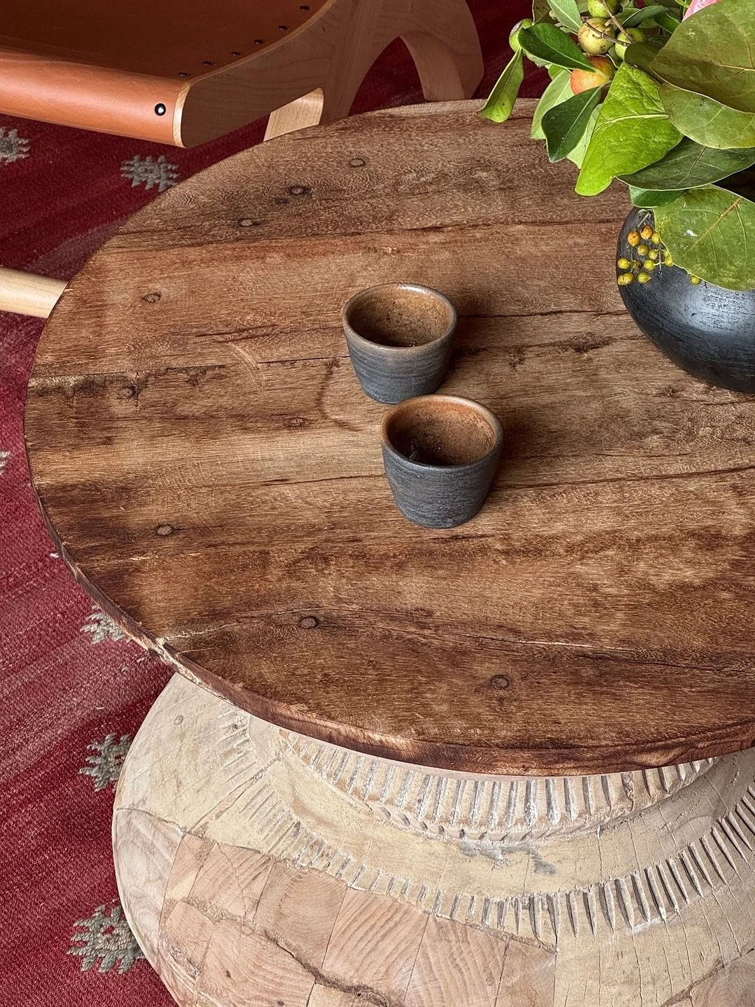 La Favorita Recap: a glimpse at the moments in between from our #lafavorita shoot in Los Cabos, Mexico. 
⠀⠀⠀⠀⠀⠀⠀⠀⠀
This trip felt like a vacation and a photoshoot all in one. Between team laughter, last-minute tweaks, and the sea as our backdrop, we 