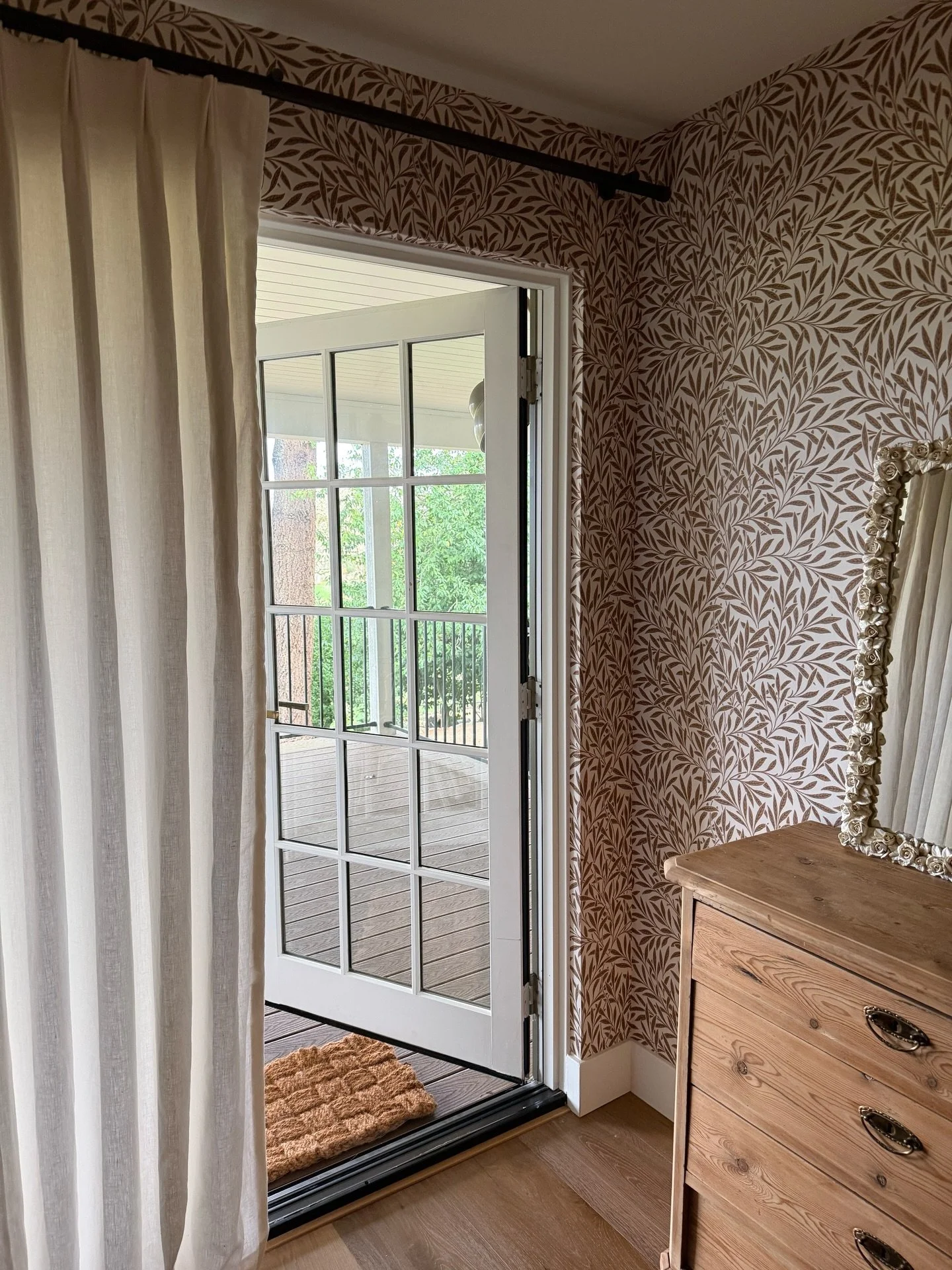 Wallpaper Lore. Just a handful of our favorite papers from recent installs. Which is your favorite?