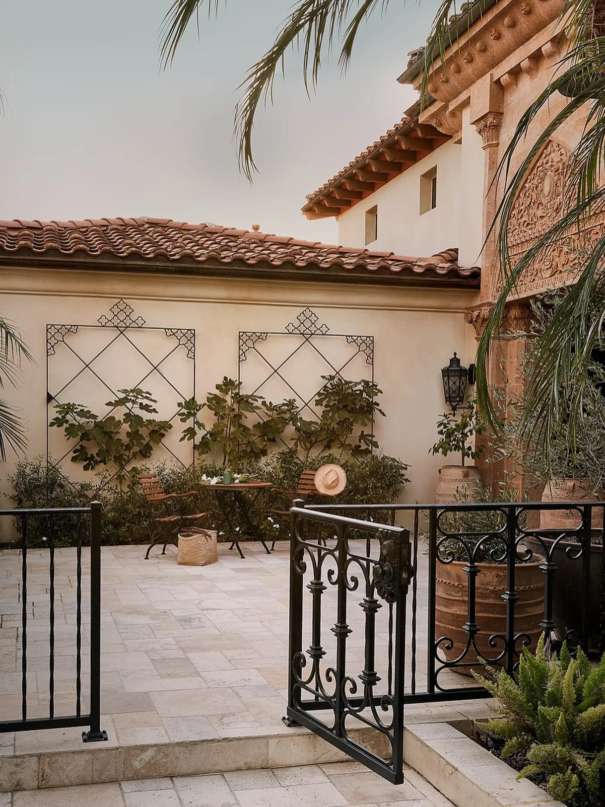 Our California Villa just made her debut. Now live on our website for you perusing. 
Photos: @colemoser