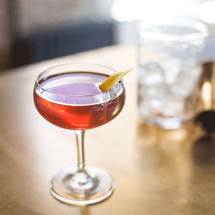 EditorialCocktails_2x_0009_Bobby_Burns_Background@3x.png