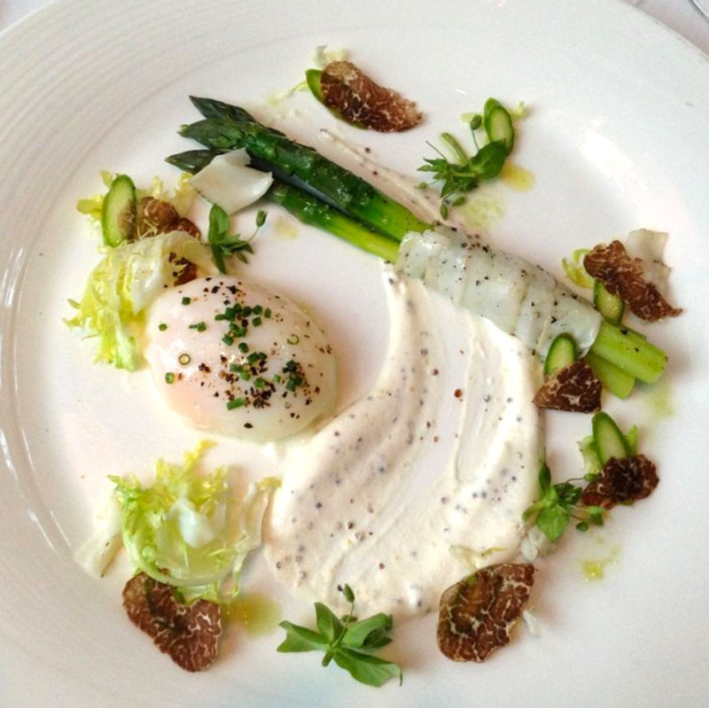 Egg, asparagus, and truffles (photo by Meridith http://tinyurl.com/zouyjep)