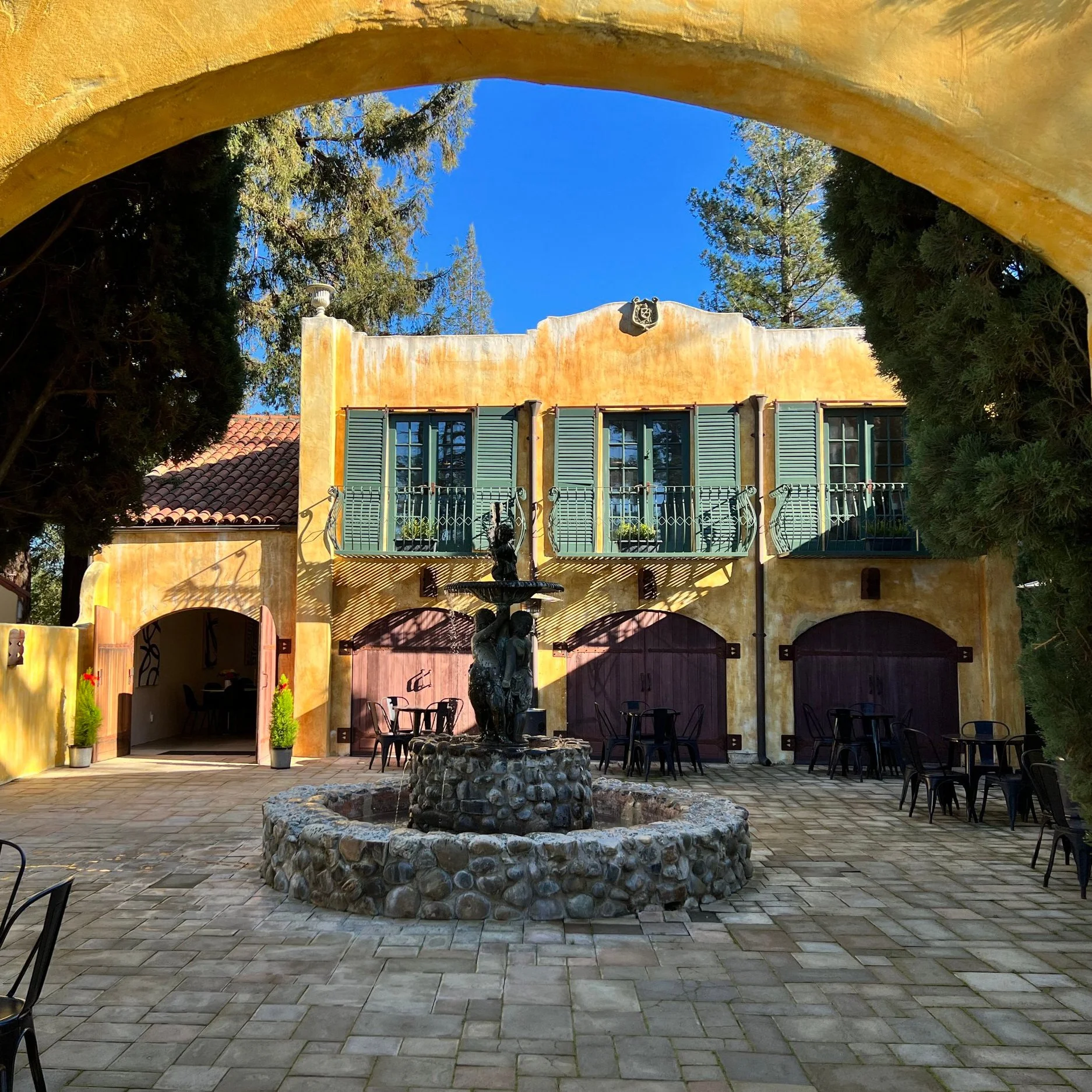 Best Napa Wineries for Large Groups Bachelorette Parties, Reunions