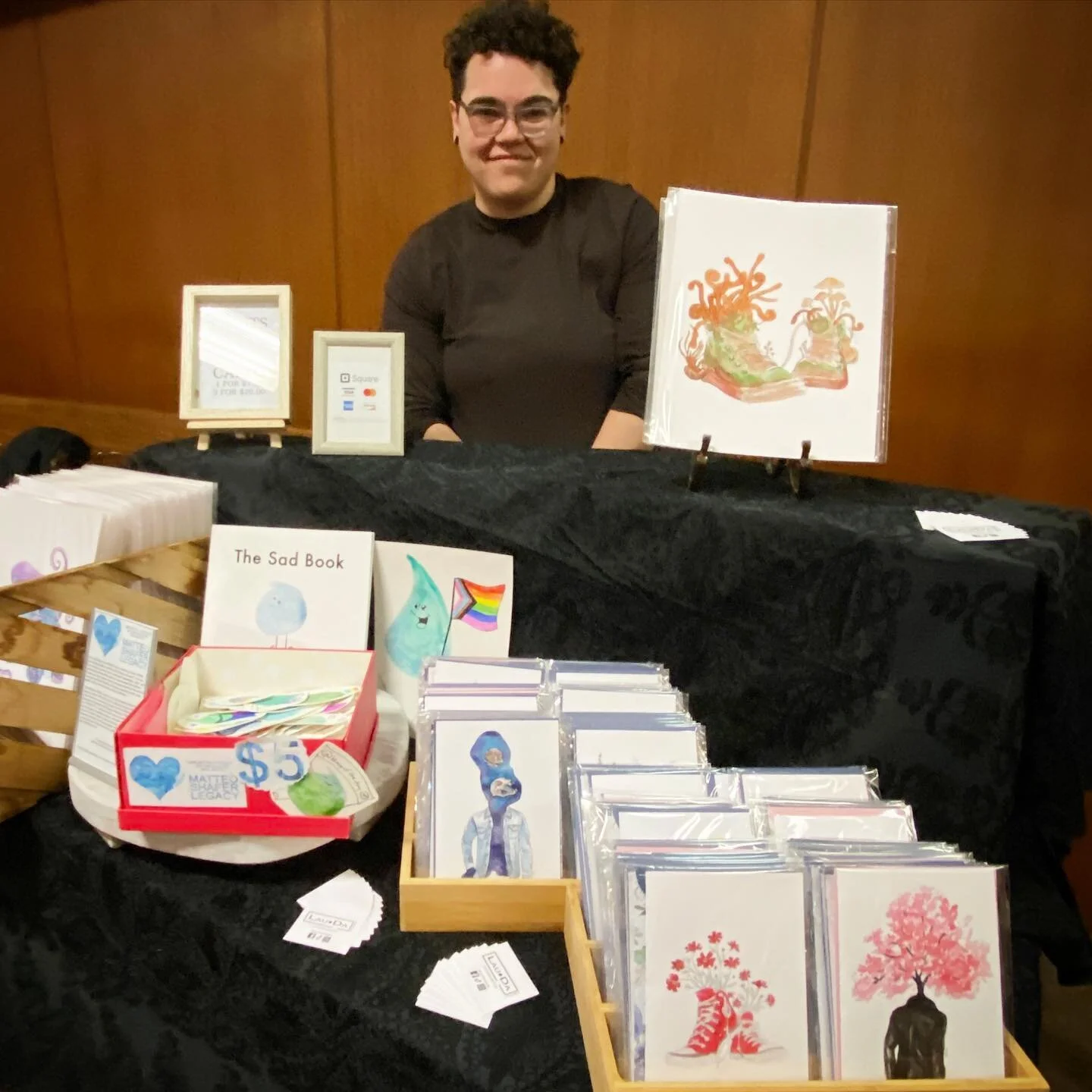 Had an absolute blast today meeting so many lovely people and sharing my art💙 thank you so much to everyone who came out to support such a wonderful event🌈💖