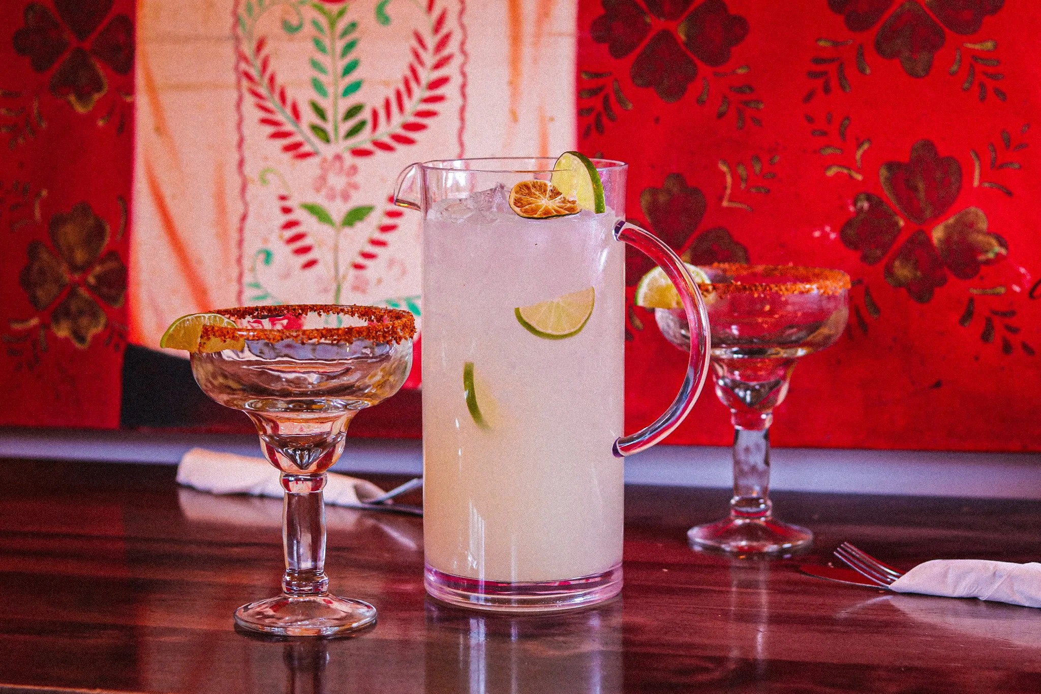 🍻✨ Cantina Nights are here! ✨🍻
Mondays - Thursdays 3 pm - 6 pm
Join us at Original's Mexicano for an evening of good vibes, great drinks, and all the flavors of a classic Mexican cantina! With refreshing cocktails, tasty bites, and a fun, laid-back