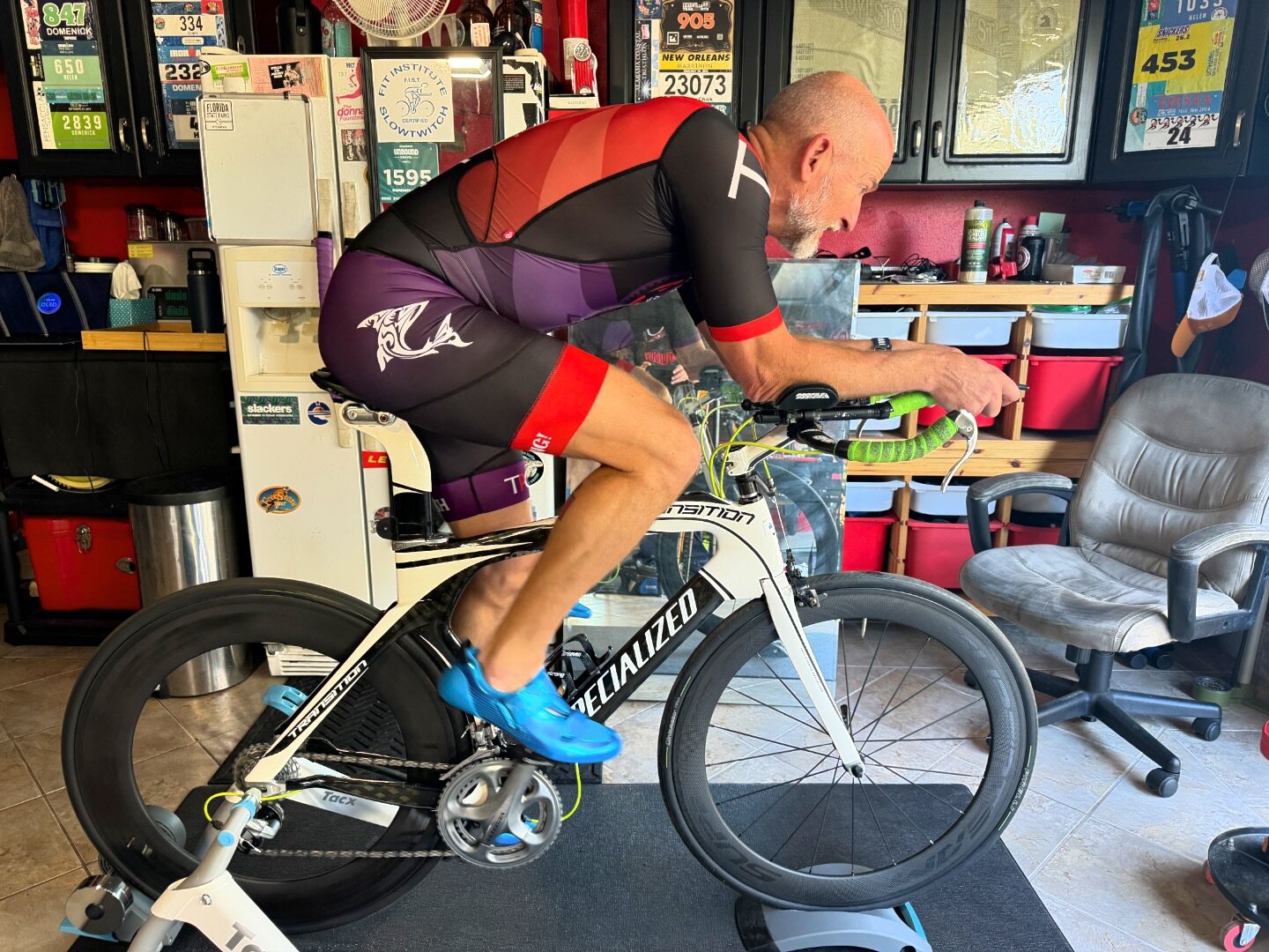 Watch out world Steve @three_socks is already a blazing fast runner but now that he has a great #bikefit he&rsquo;s going to start blowing past you a lot earlier!
#triposse #tpc #finishstrong #tricoaching  #purplepower #triathlon #adventureracing #gr