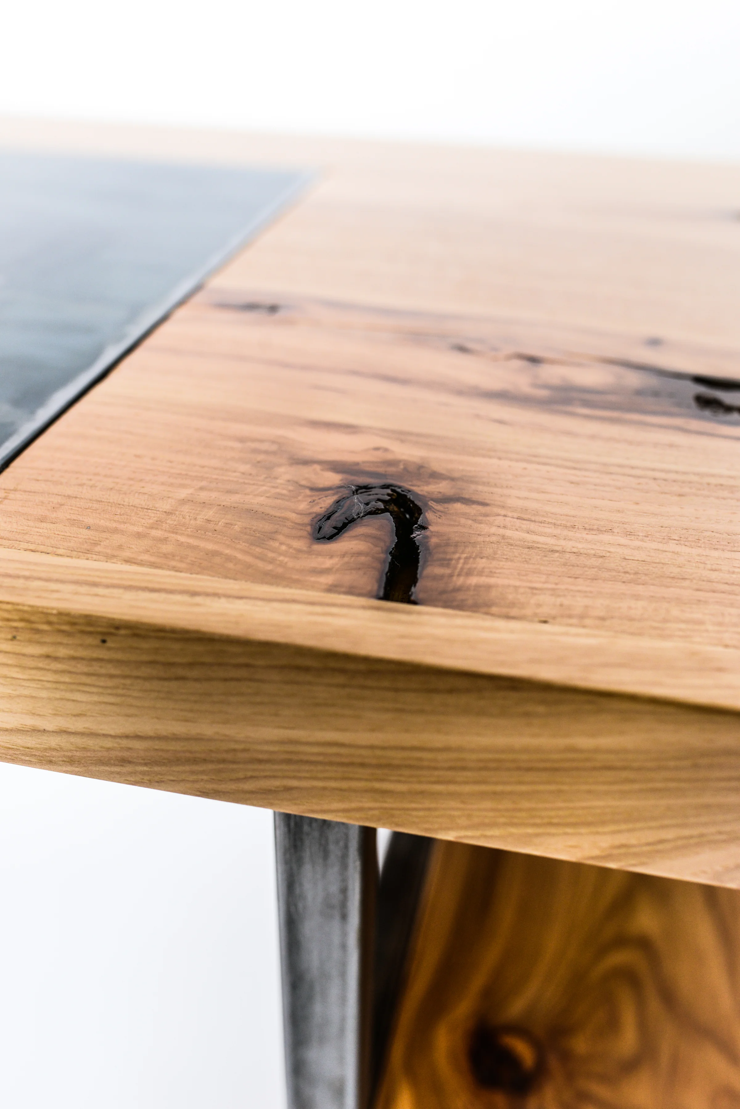 carlys desk 8.jpg