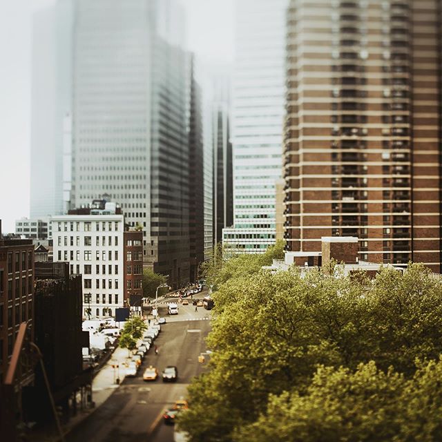 #nyc #manhattan #foggy #highway #skyscraper #citylife #tiltshift