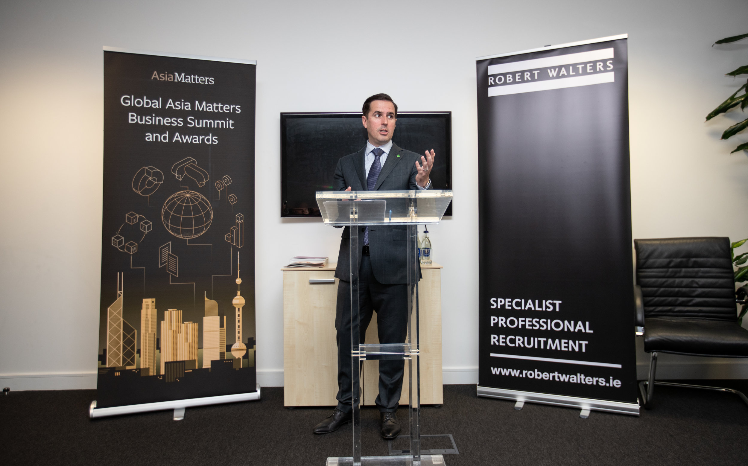 Executive Summary: Asia Matters Member Briefing Martin Shanahan, Chief Executive IDA Ireland