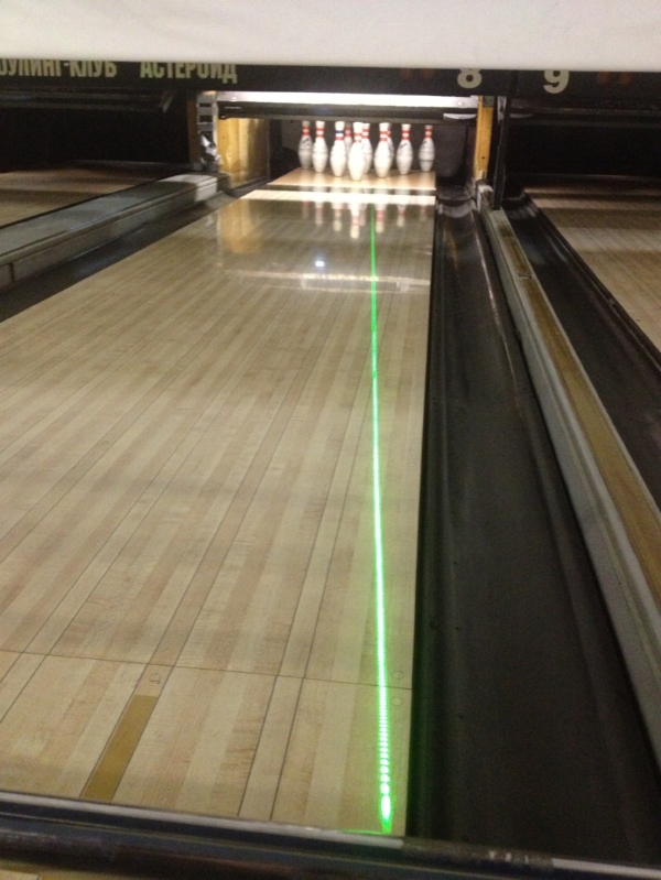  An entry angle line of 5 degrees “drawn” onto the lane with a green line laser.