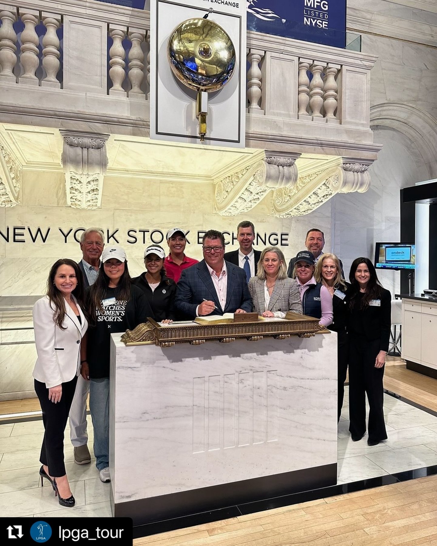 Brittany Lincicome ringing the closing bell at the @nyse today for the @mizuholpga! 🔔
・・・
#Repost @lpga_tour
