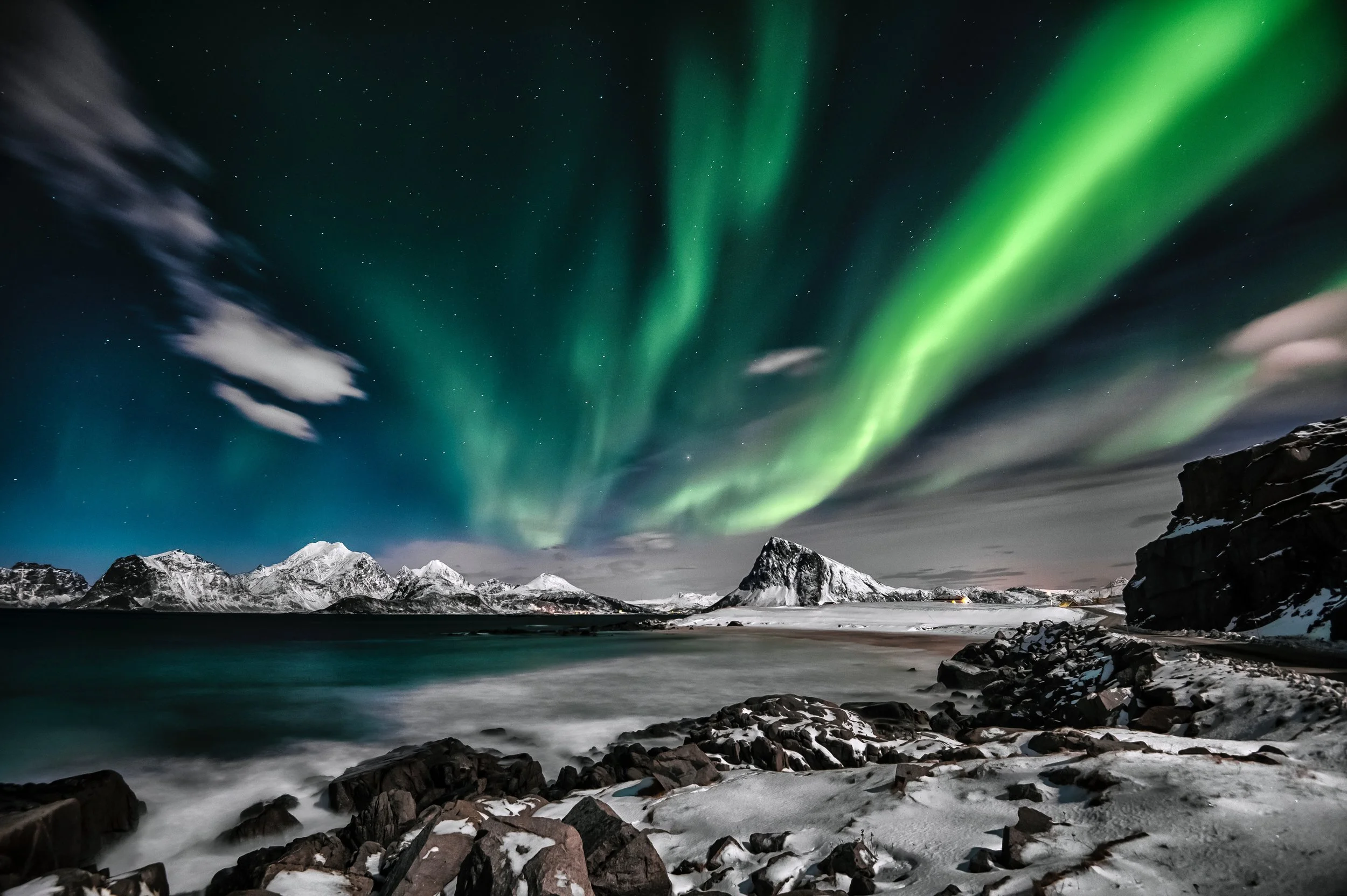 arctic-aurora-aurora-borealis-1933316.jpg