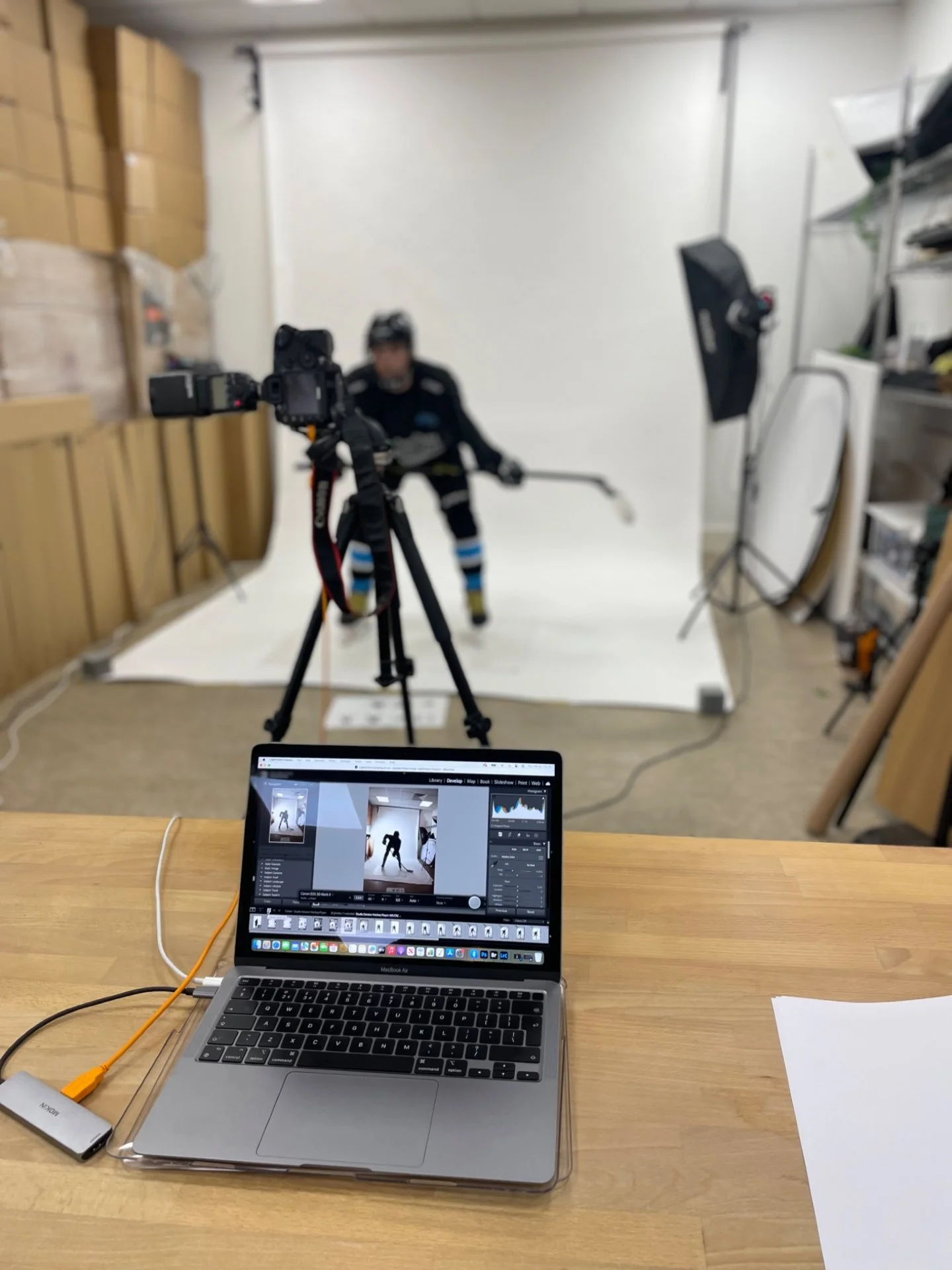 We aren't against AI but theres a time and place for it - design &amp; brand creation is definitely not the place for it. 

Real people.
Real movement.
Real brand building.

Behind the scenes of a logo shoot - working with positioning, shape and ener