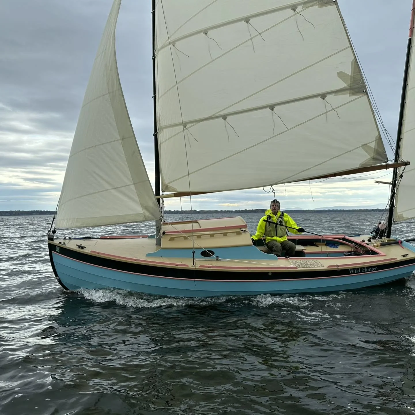 Two Jewell 6m cabin-daysailers built by and for two cool dudes. We all used to sail together in the infamous Small Reach Regatta for many years. John and Christophe were in other boats at the time. They still get together and cruise in Umami and Wild
